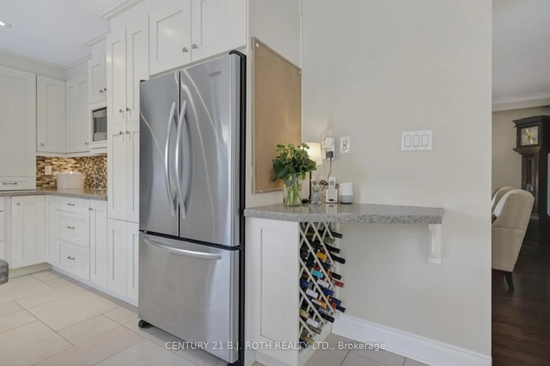 Photo 7 of 12 Tallforest Crescent, Etobicoke, Markland Wood — HOMEH