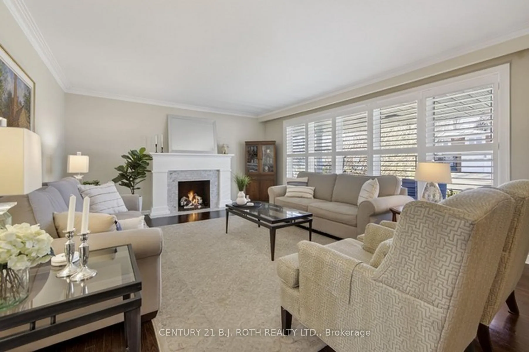Photo 8 of 12 Tallforest Crescent, Etobicoke, Markland Wood — HOMEH