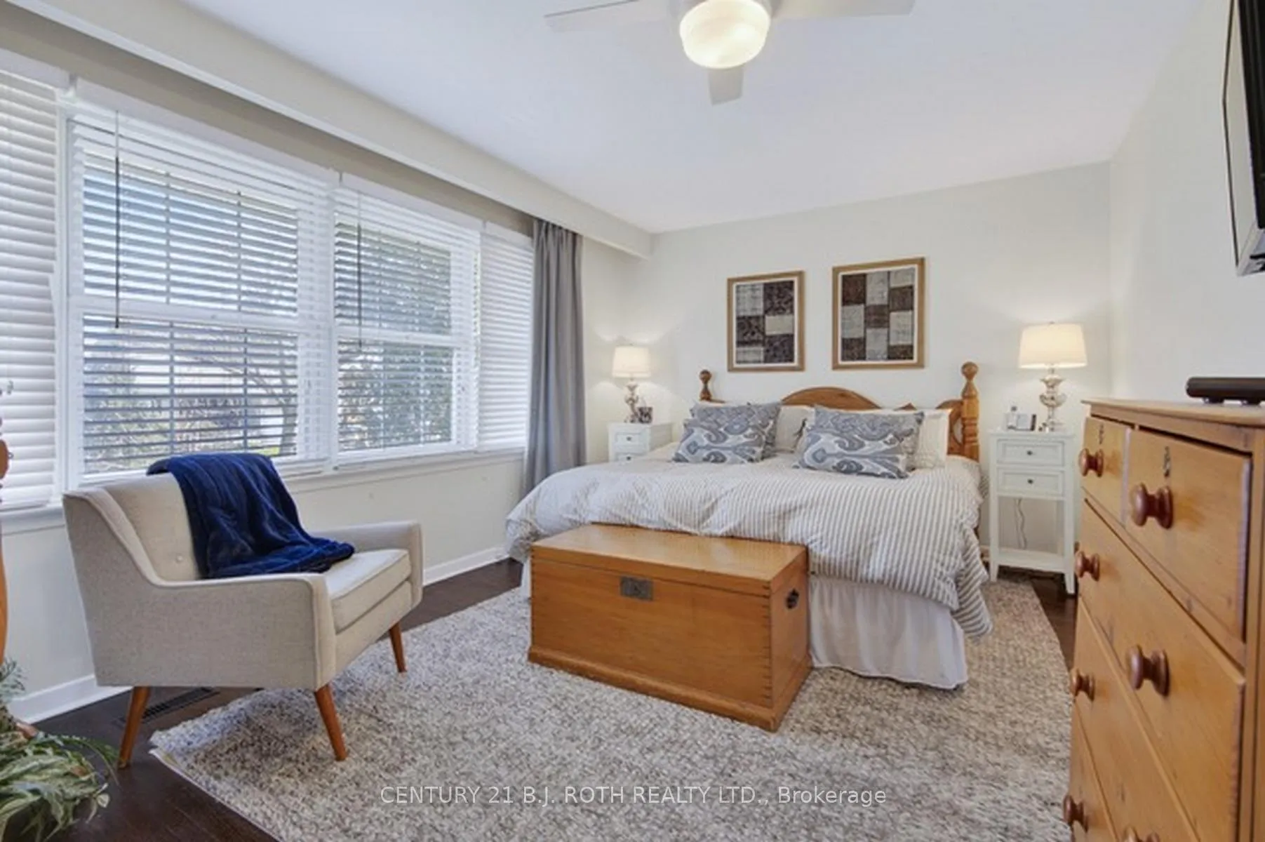 Photo 12 of 12 Tallforest Crescent, Etobicoke, Markland Wood — HOMEH