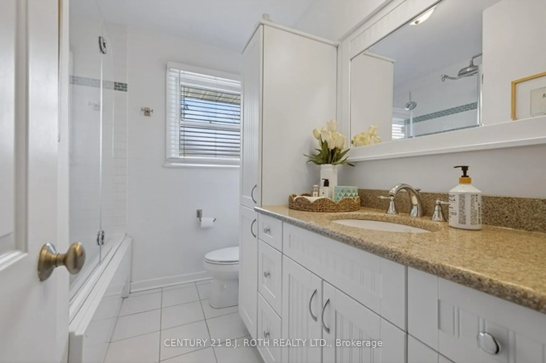 Photo 17 of 12 Tallforest Crescent, Etobicoke, Markland Wood — HOMEH