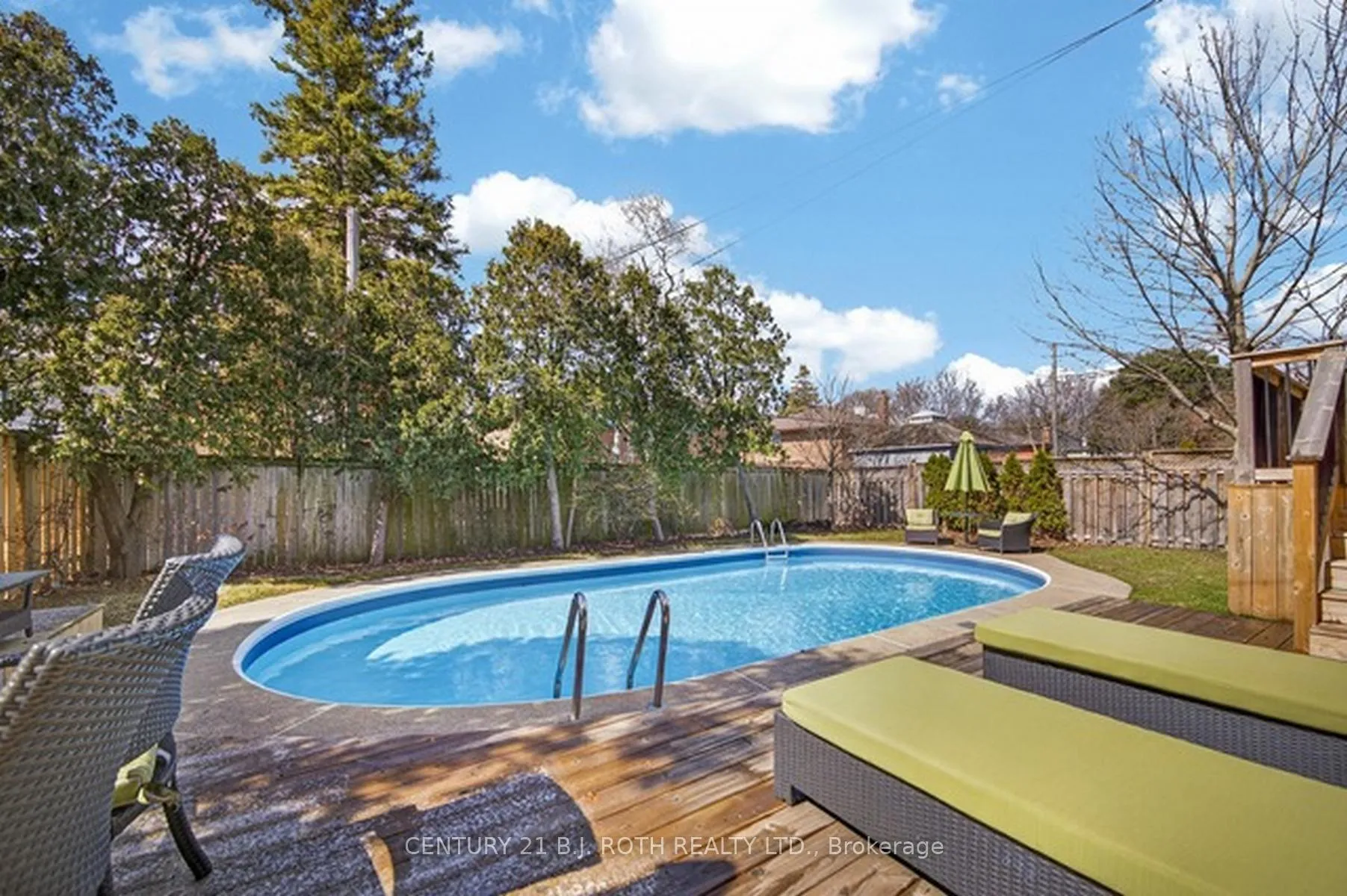 Photo 26 of 12 Tallforest Crescent, Etobicoke, Markland Wood — HOMEH