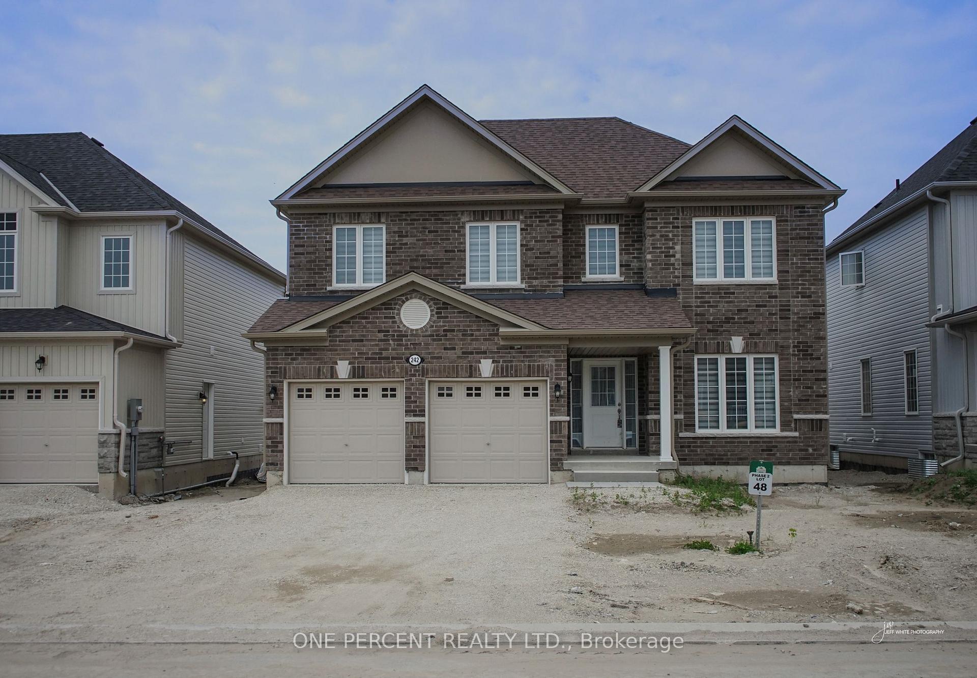 Front of 242 Springfield Crescent