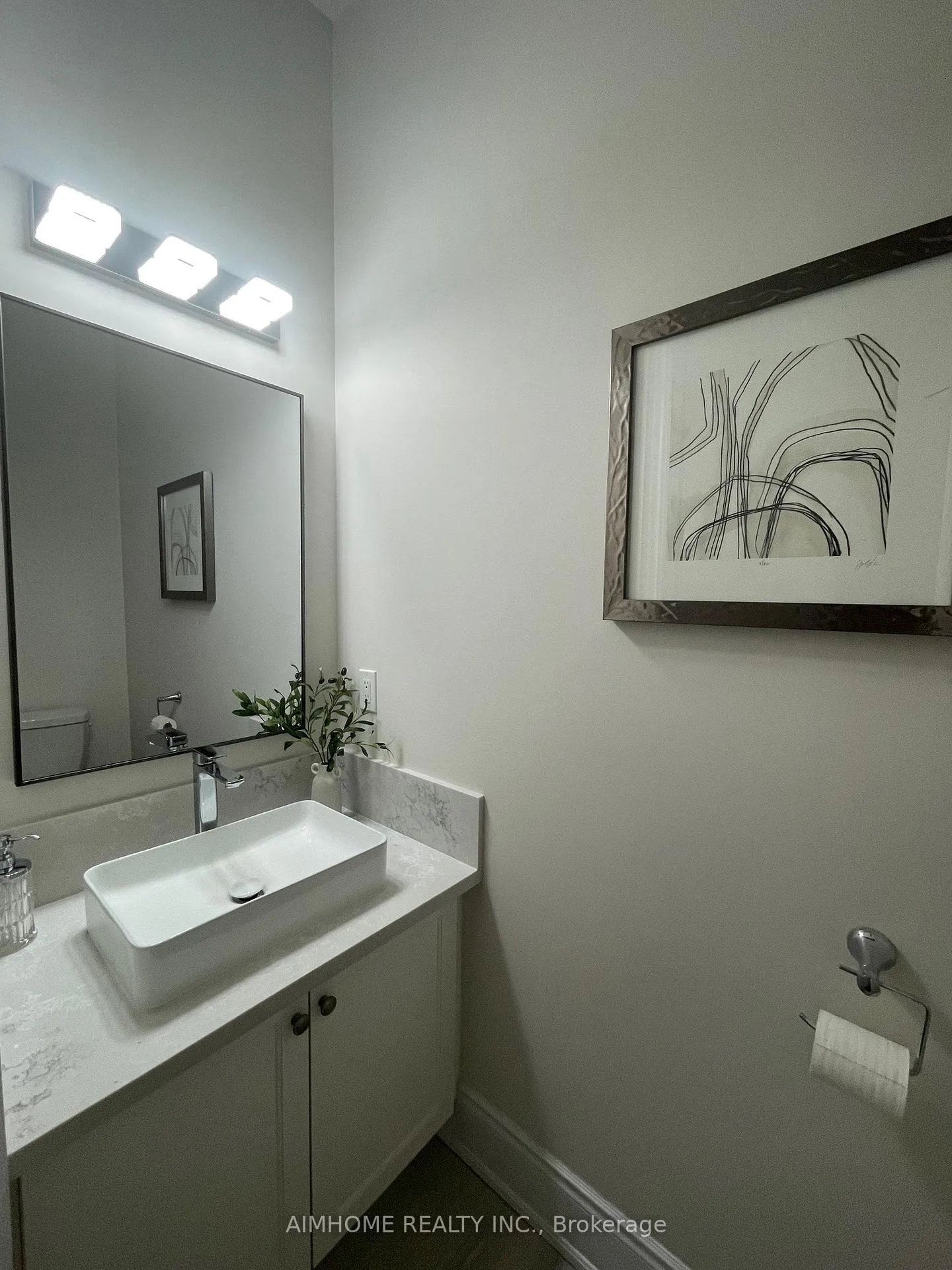 Photo 16 of 122 Scrivener Drive, Aurora, Rural Aurora — HOMEH