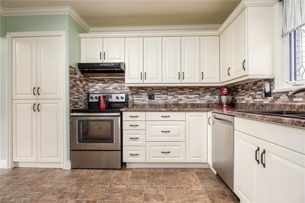 Photo 12 of 47 Walker Street, Central Huron, Clinton — HOMEH