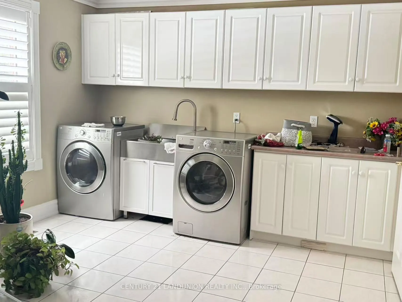 Photo 14 of 5 Dafoe Court, Aurora, Bayview Southeast — HOMEH