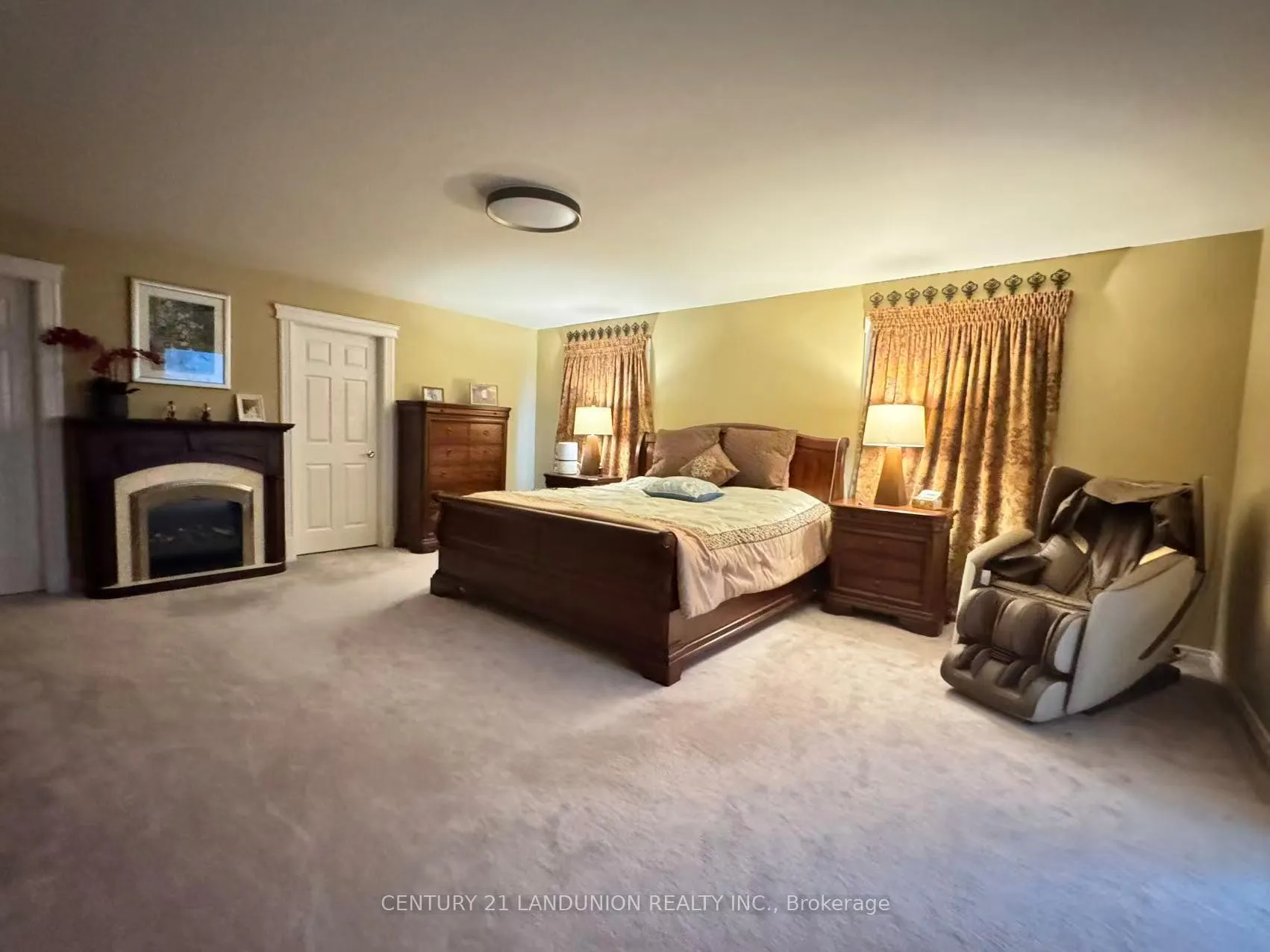 Photo 15 of 5 Dafoe Court, Aurora, Bayview Southeast — HOMEH