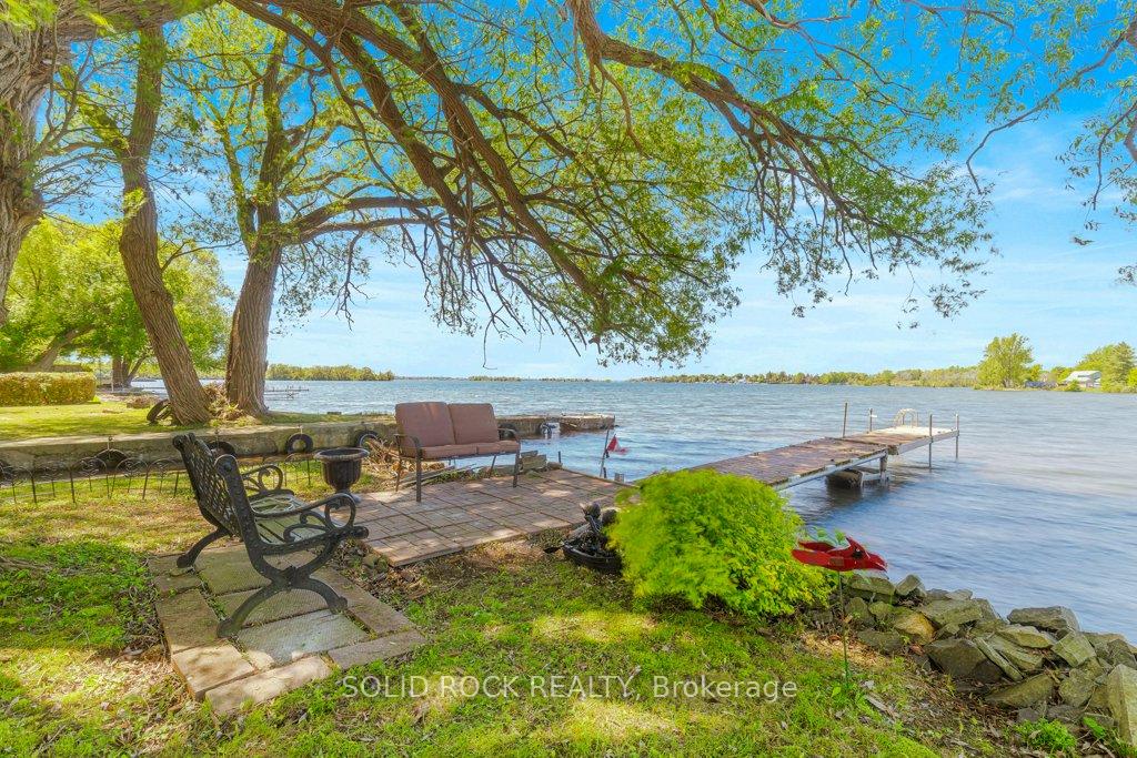 Photo 2 of 124 Bay Lane, Edwardsburgh/Cardinal, Edwardsburgh/Cardinal Twp — HOMEH