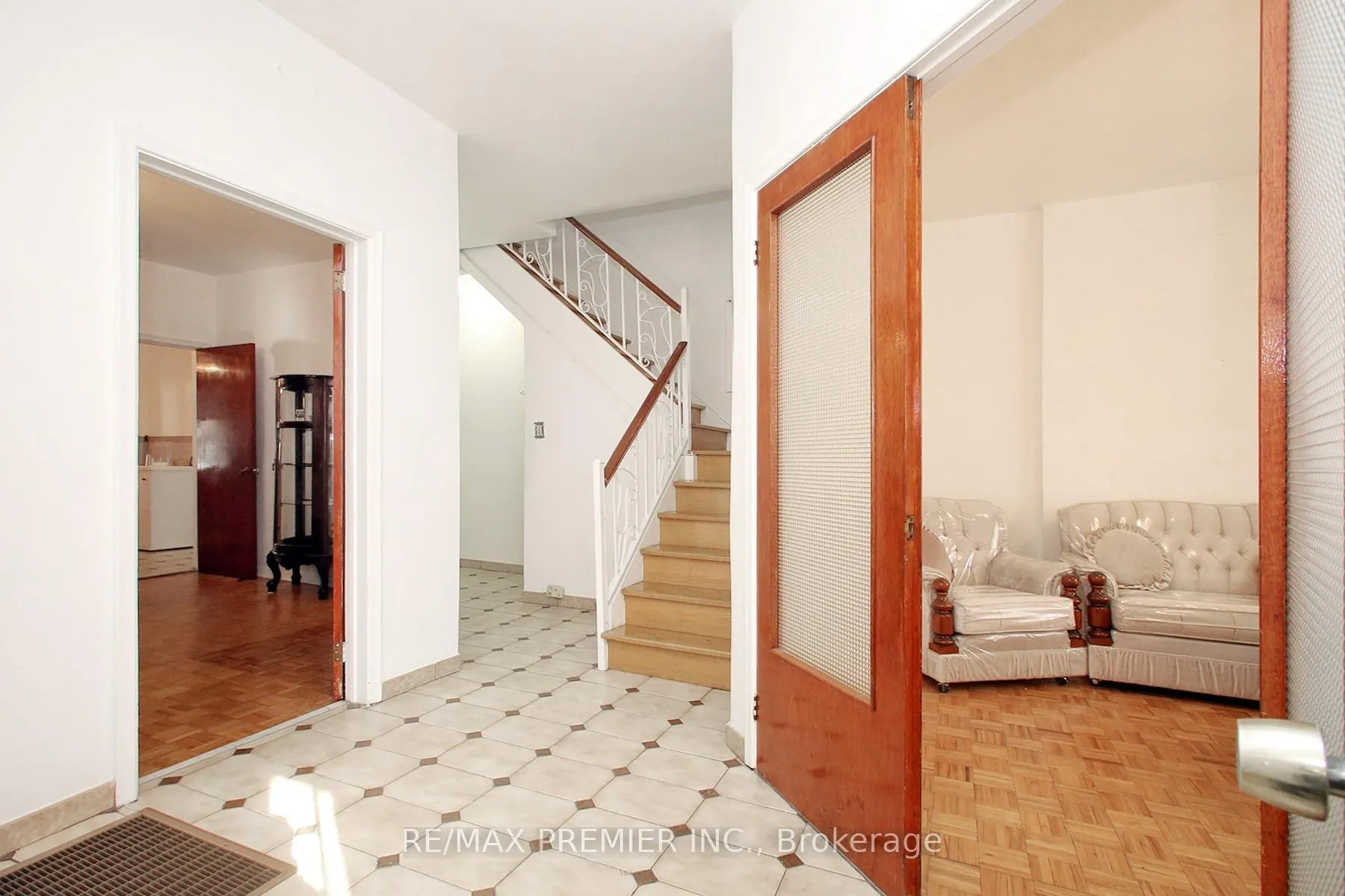 Photo 4 of 172 Lauder Avenue, Toronto, Oakwood Village — HOMEH