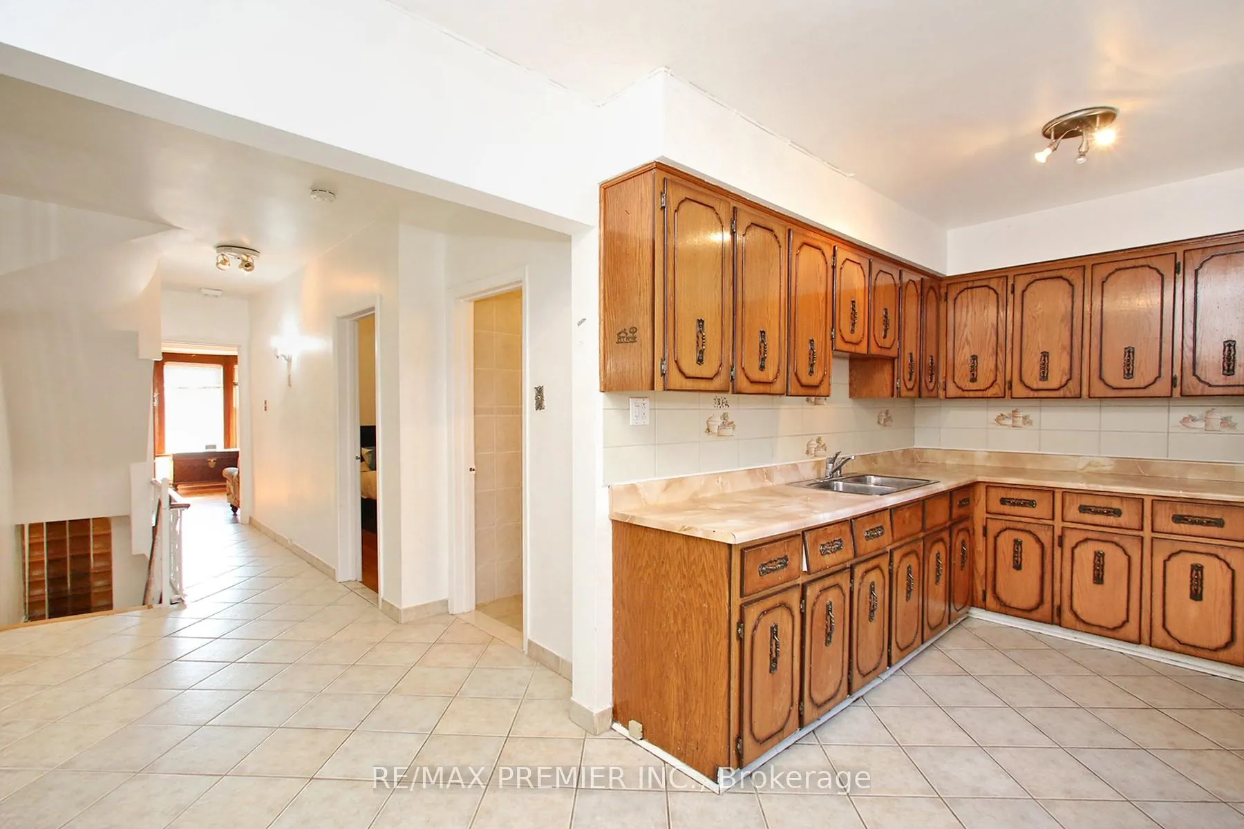 Photo 12 of 172 Lauder Avenue, Toronto, Oakwood Village — HOMEH