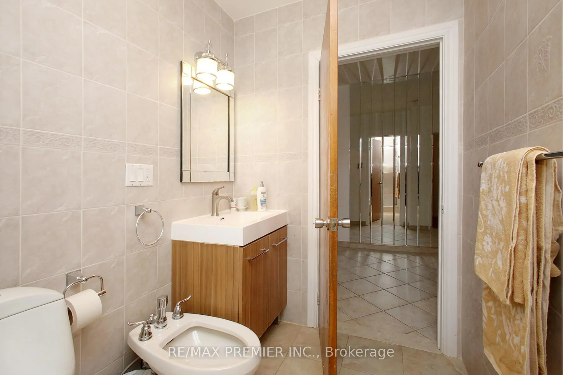 Photo 23 of 172 Lauder Avenue, Toronto, Oakwood Village — HOMEH