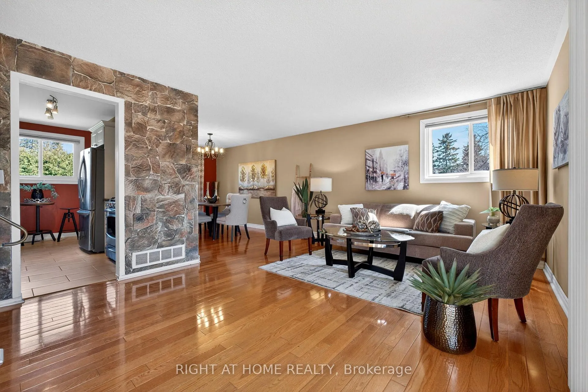 Photo 2 of 249 Lorindale Drive, Oshawa, Donevan — HOMEH