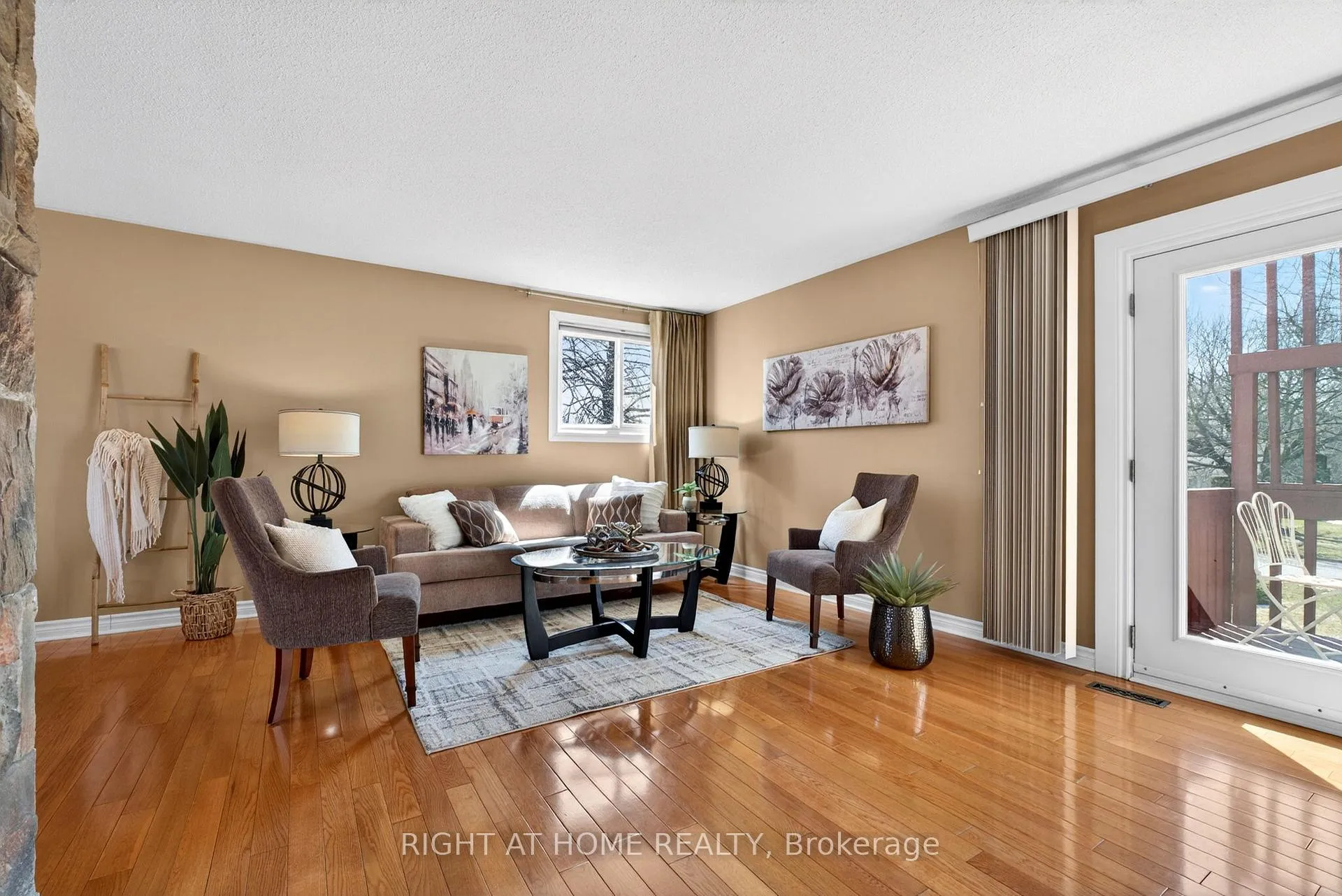 Photo 3 of 249 Lorindale Drive, Oshawa, Donevan — HOMEH