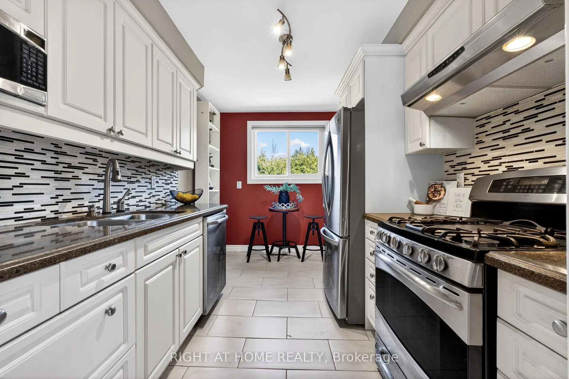 Photo 5 of 249 Lorindale Drive, Oshawa, Donevan — HOMEH