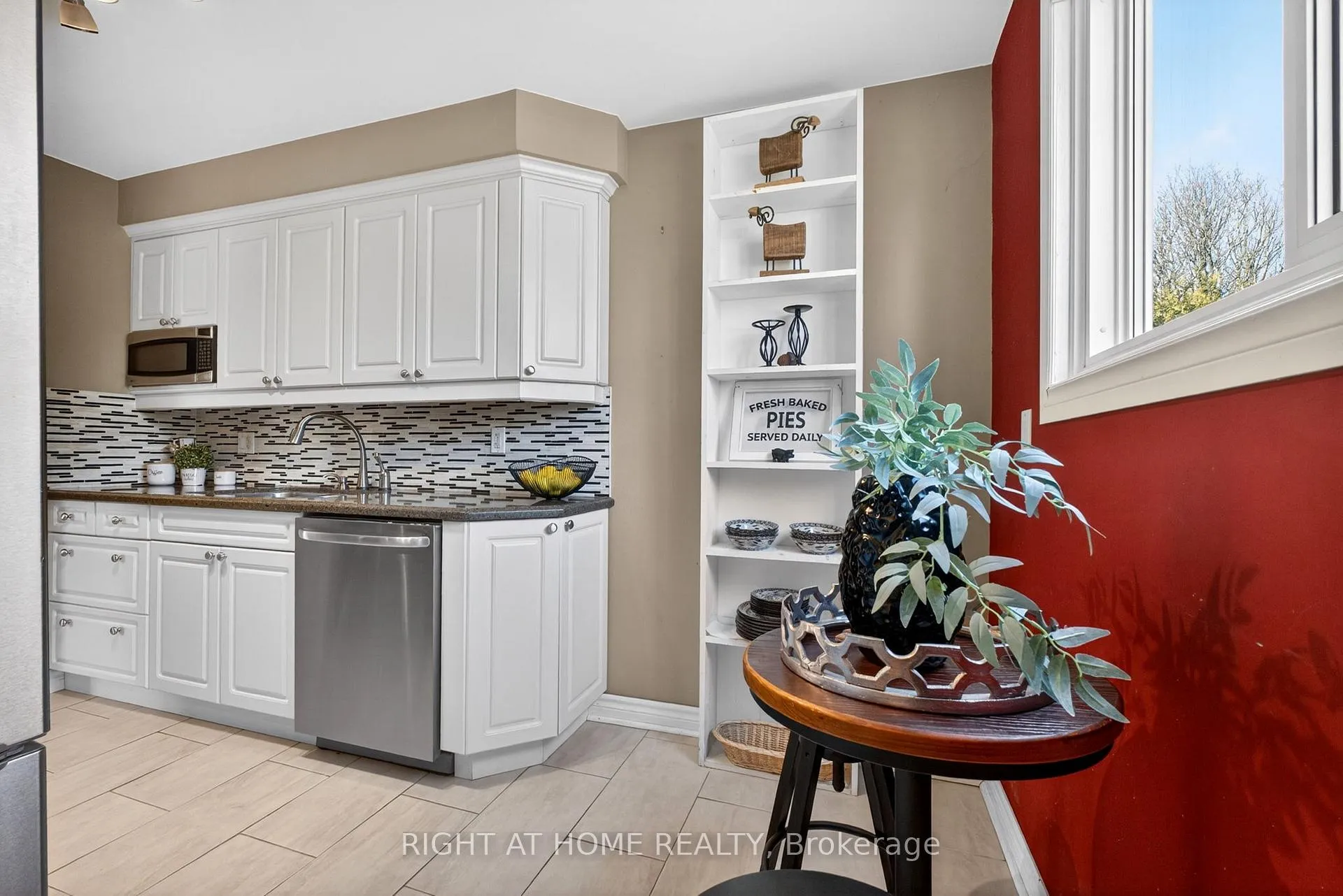 Photo 6 of 249 Lorindale Drive, Oshawa, Donevan — HOMEH