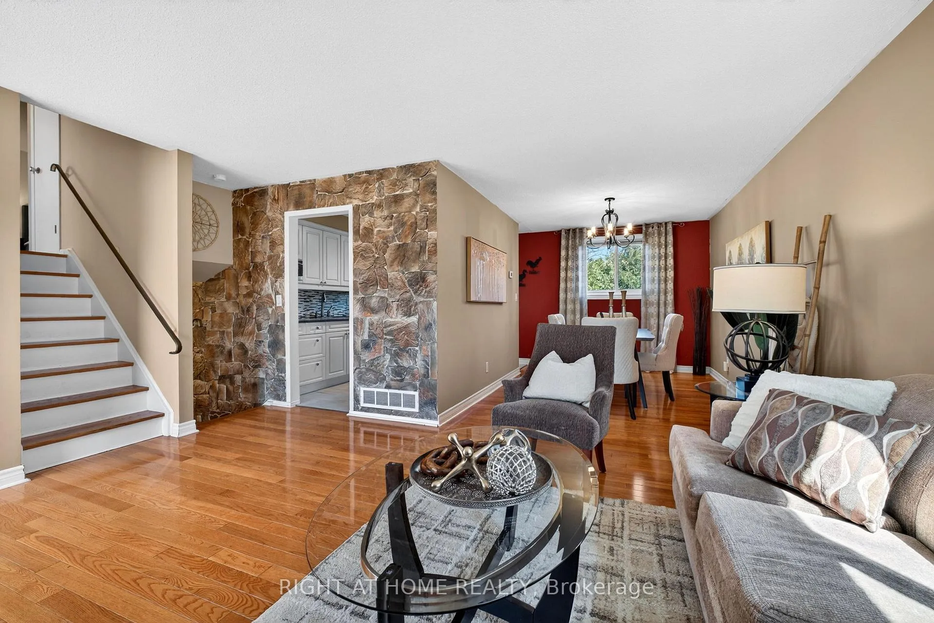 Photo 10 of 249 Lorindale Drive, Oshawa, Donevan — HOMEH