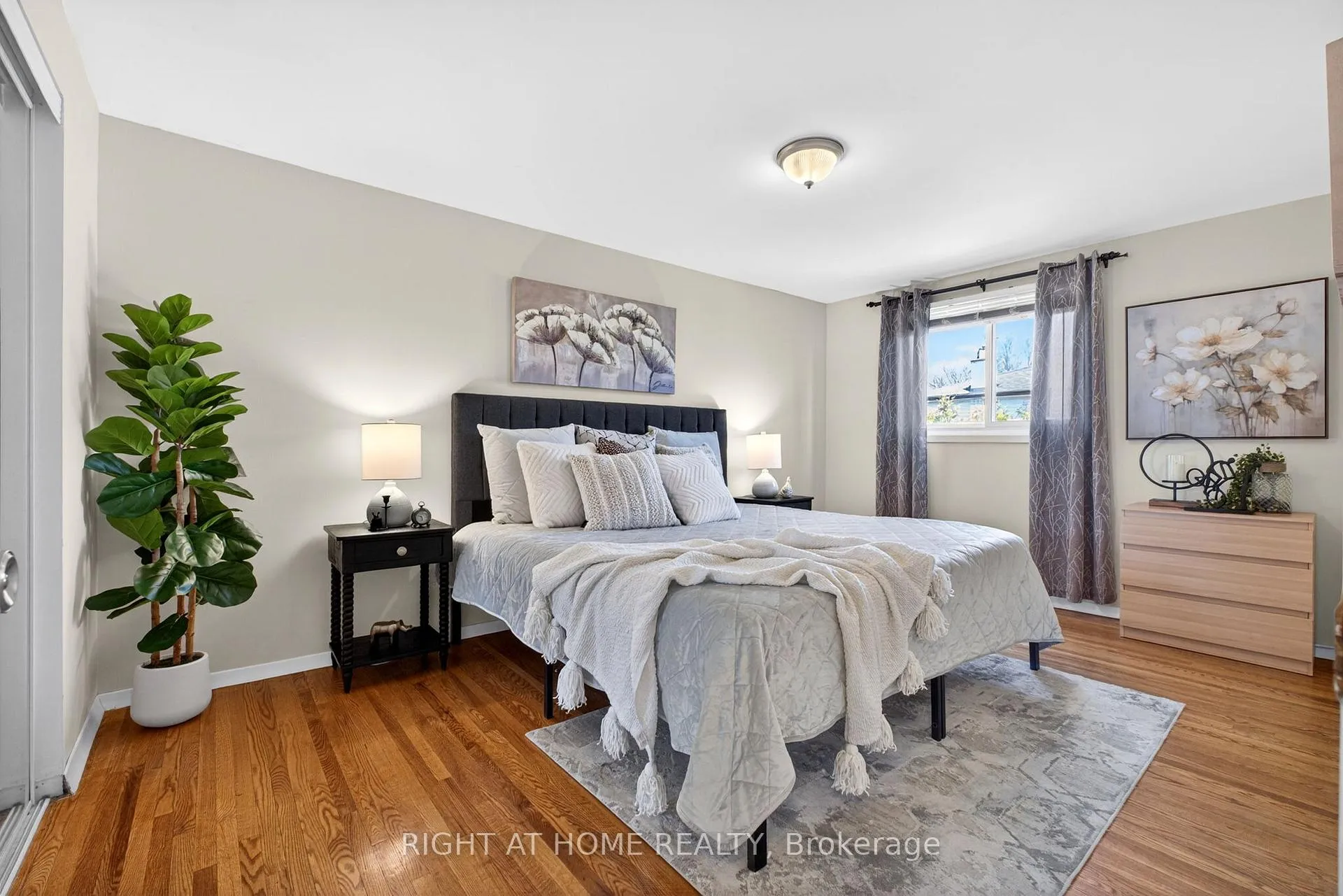 Photo 13 of 249 Lorindale Drive, Oshawa, Donevan — HOMEH