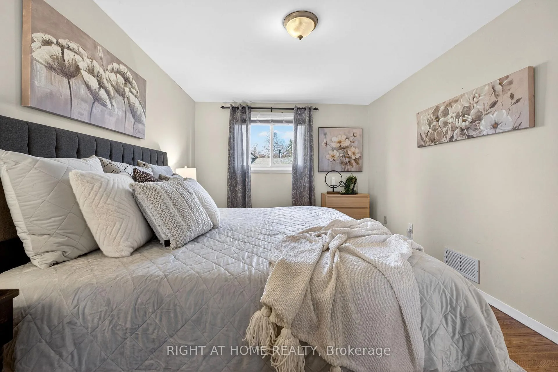 Photo 15 of 249 Lorindale Drive, Oshawa, Donevan — HOMEH