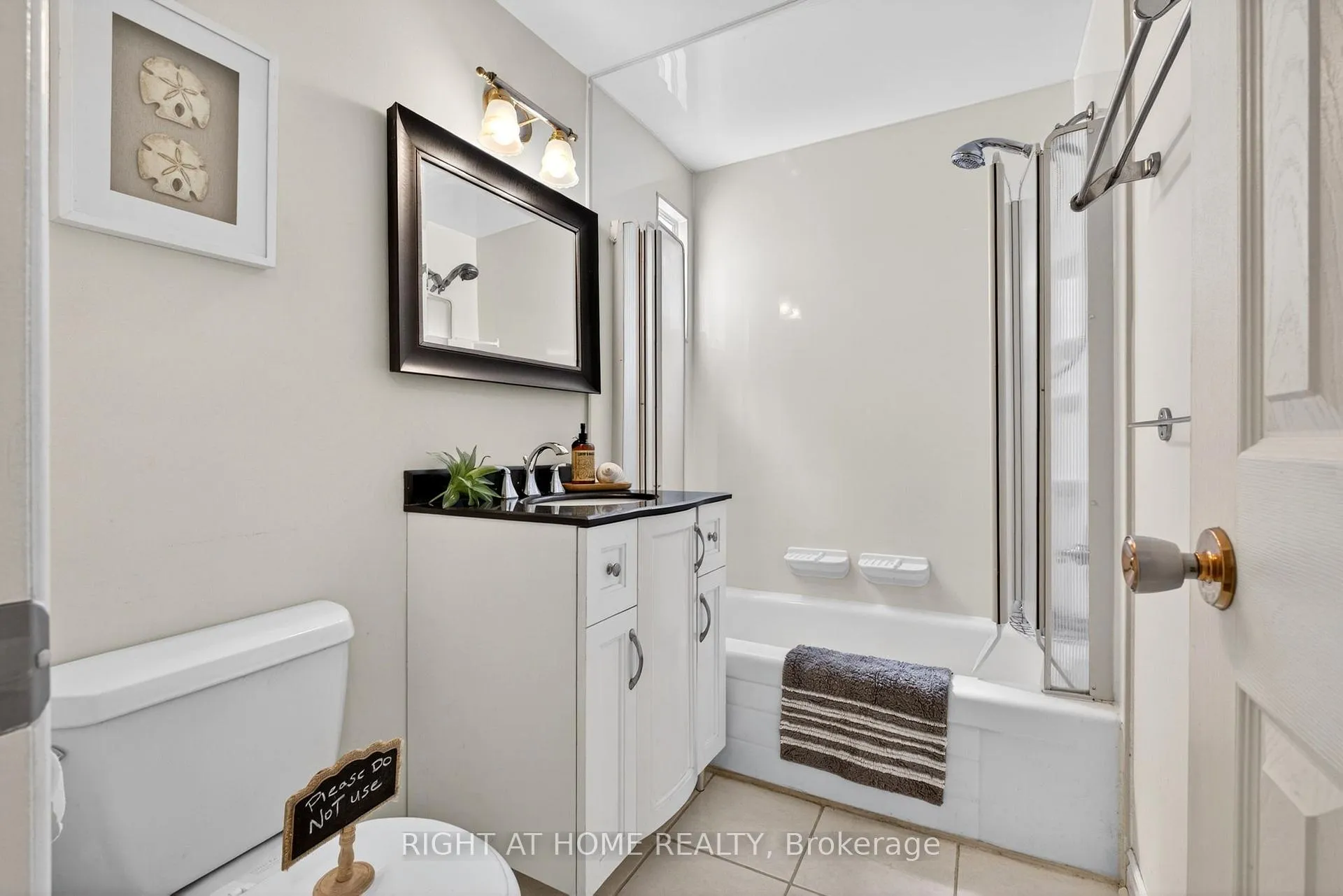 Photo 19 of 249 Lorindale Drive, Oshawa, Donevan — HOMEH