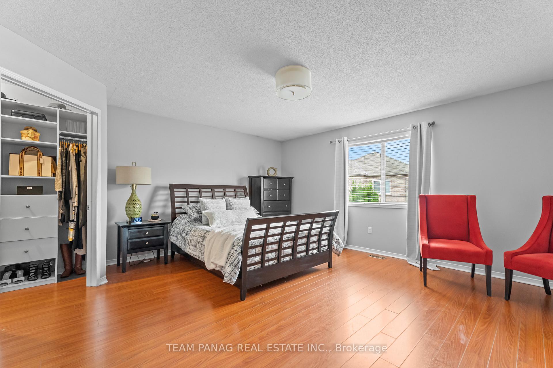 Photo 13 of 28 Charleswood Circle, Brampton, Fletcher's Meadow — HOMEH
