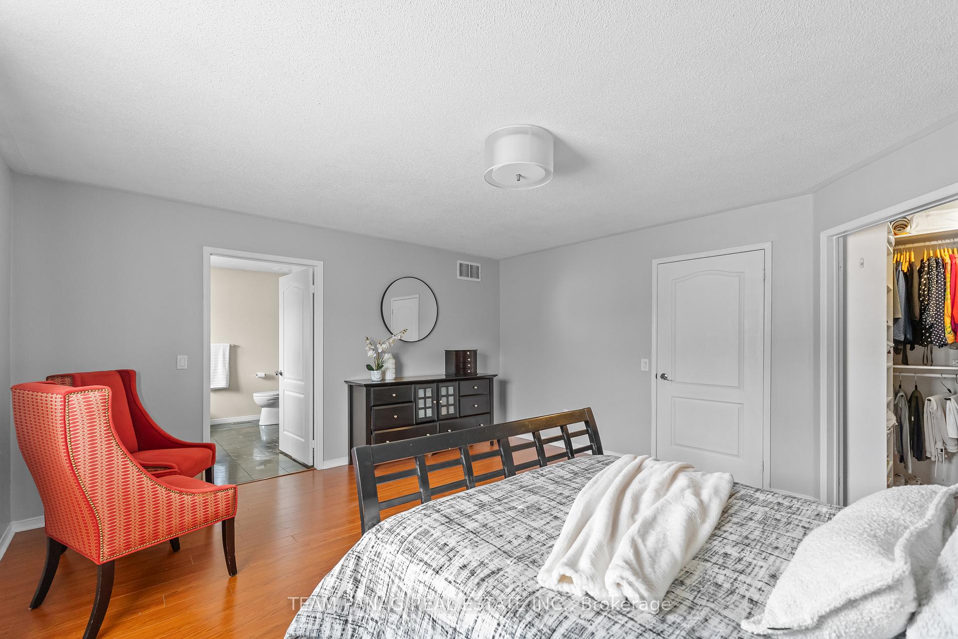 Photo 15 of 28 Charleswood Circle, Brampton, Fletcher's Meadow — HOMEH