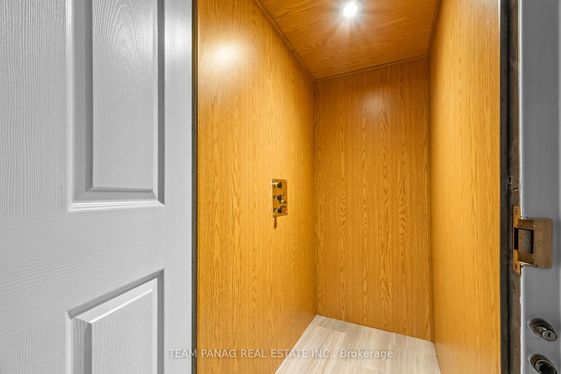 Photo 25 of 28 Charleswood Circle, Brampton, Fletcher's Meadow — HOMEH