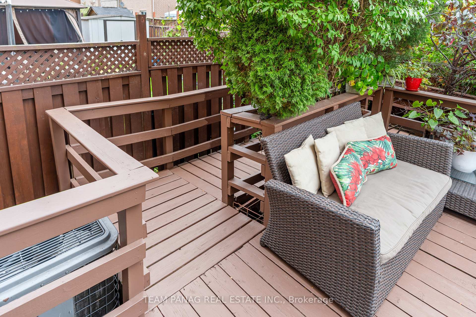 Photo 31 of 28 Charleswood Circle, Brampton, Fletcher's Meadow — HOMEH
