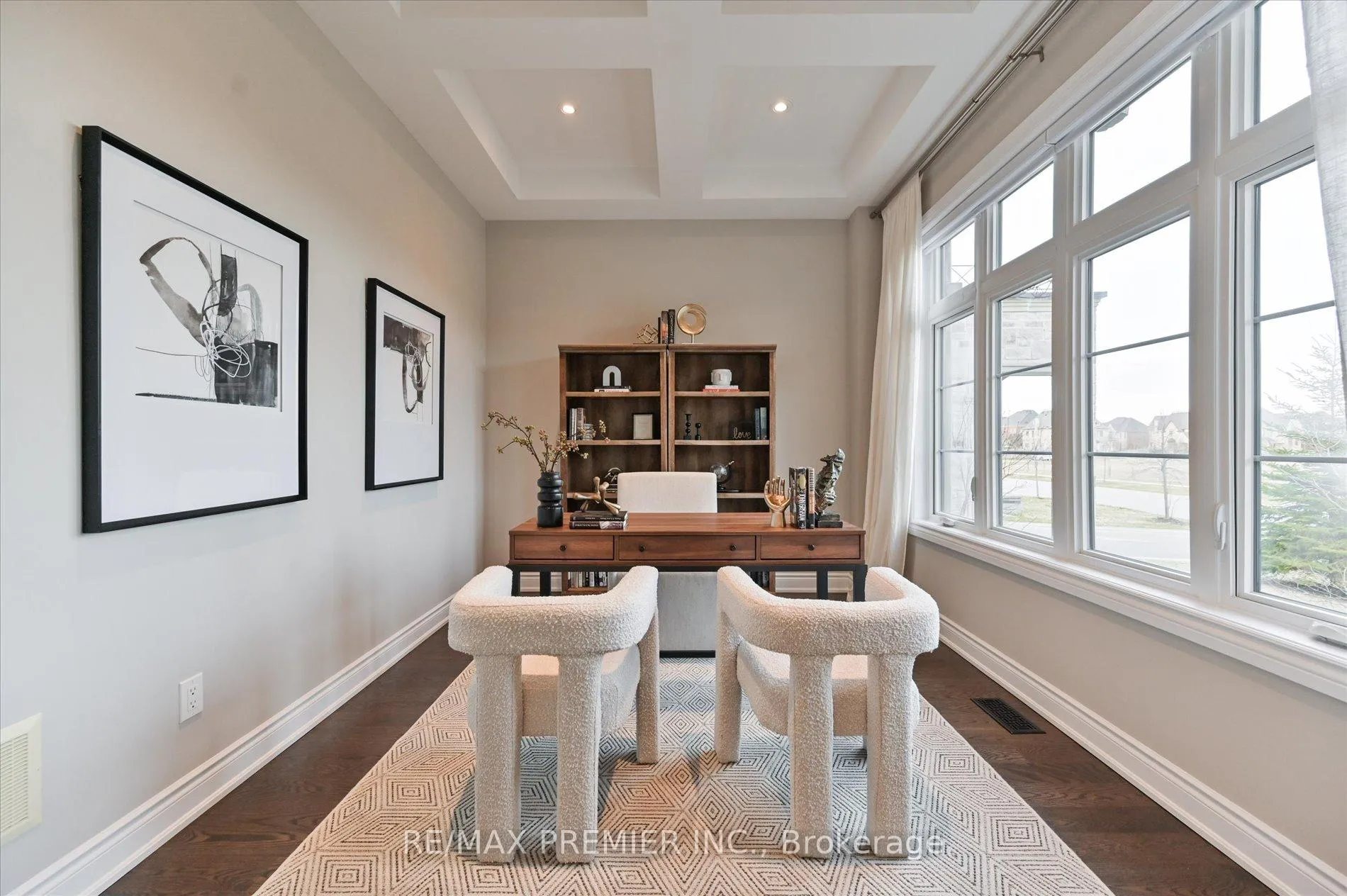 Photo 5 of 126 Burns Boulevard, King, King City — HOMEH