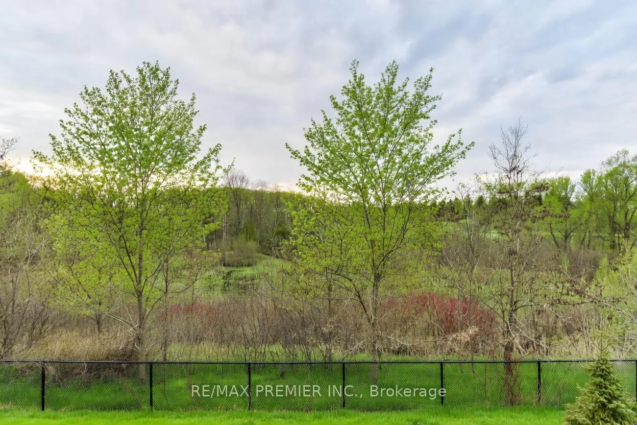 Photo 14 of 126 Burns Boulevard, King, King City — HOMEH