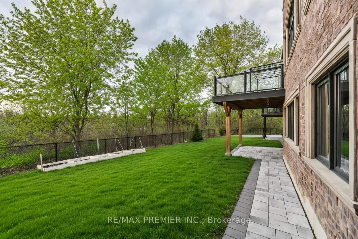 Photo 37 of 126 Burns Boulevard, King, King City — HOMEH