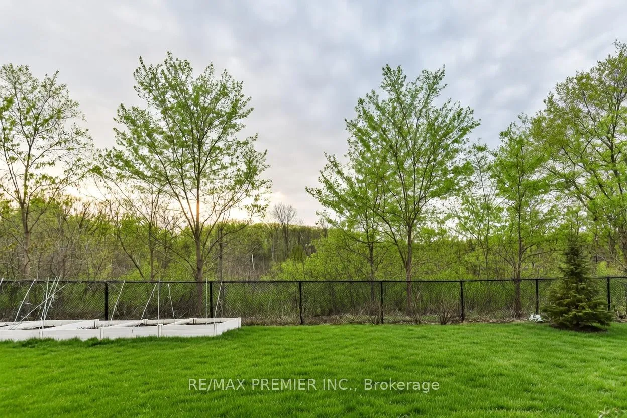 Photo 38 of 126 Burns Boulevard, King, King City — HOMEH