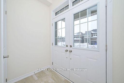 Photo 3 of 6 Ludlow Drive, Barrie, Rural Barrie Southeast — HOMEH
