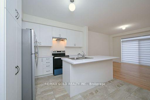 Photo 10 of 6 Ludlow Drive, Barrie, Rural Barrie Southeast — HOMEH