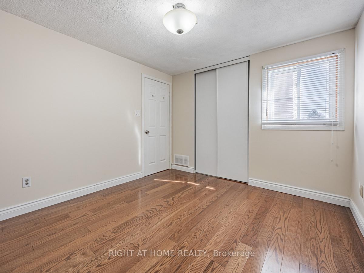 Photo 5 of 29 Andrea Road, Ajax, South East — HOMEH