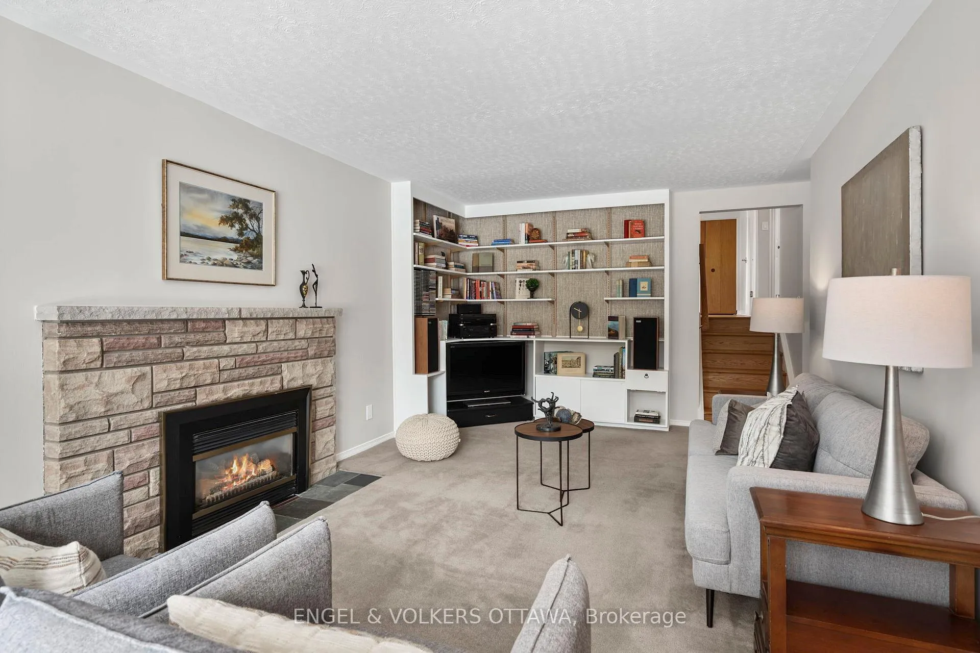 Photo 6 of 2125 Valley Drive, Ottawa, Elmvale Acres/Urbandale — HOMEH