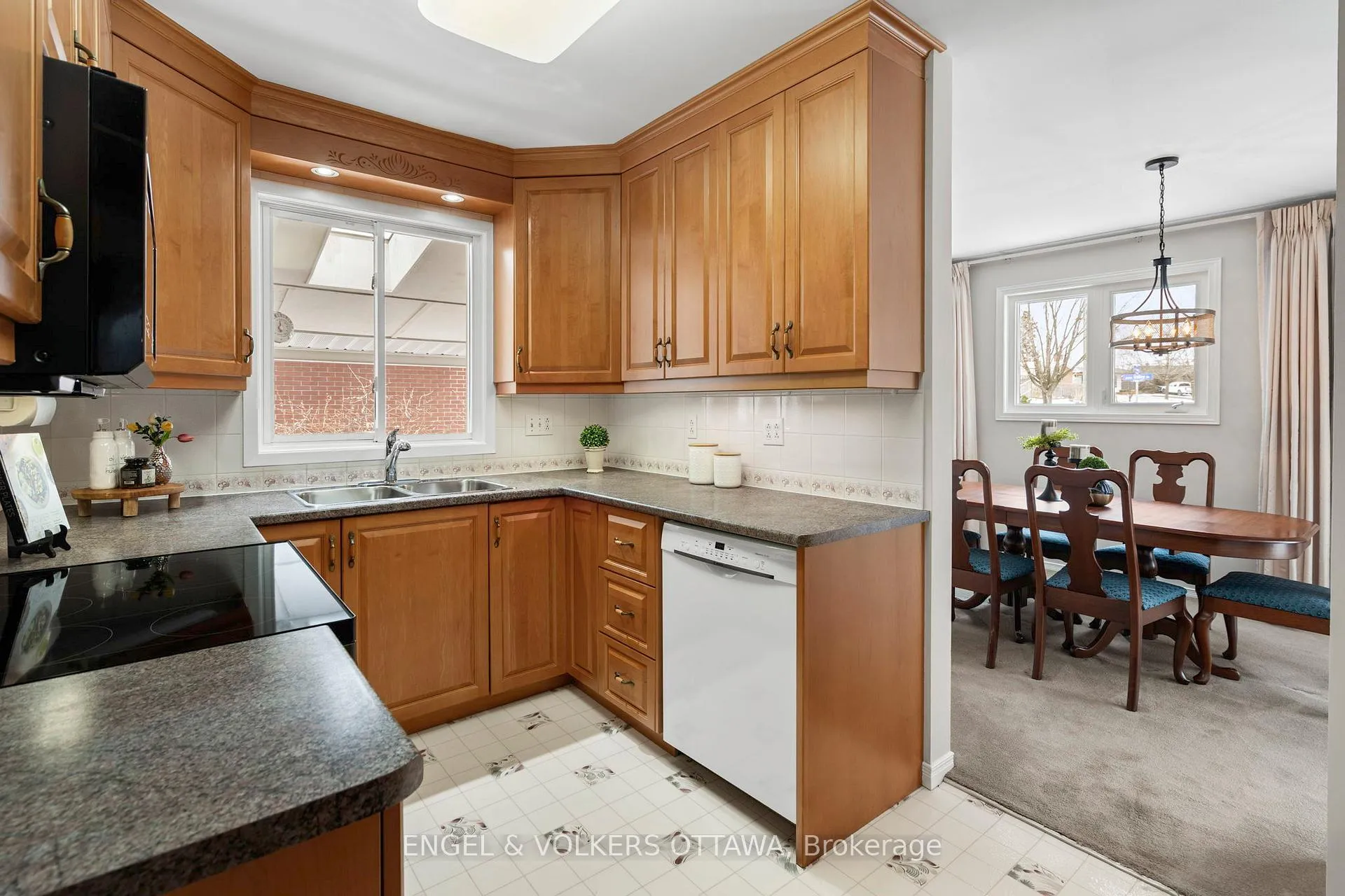 Photo 13 of 2125 Valley Drive, Ottawa, Elmvale Acres/Urbandale — HOMEH