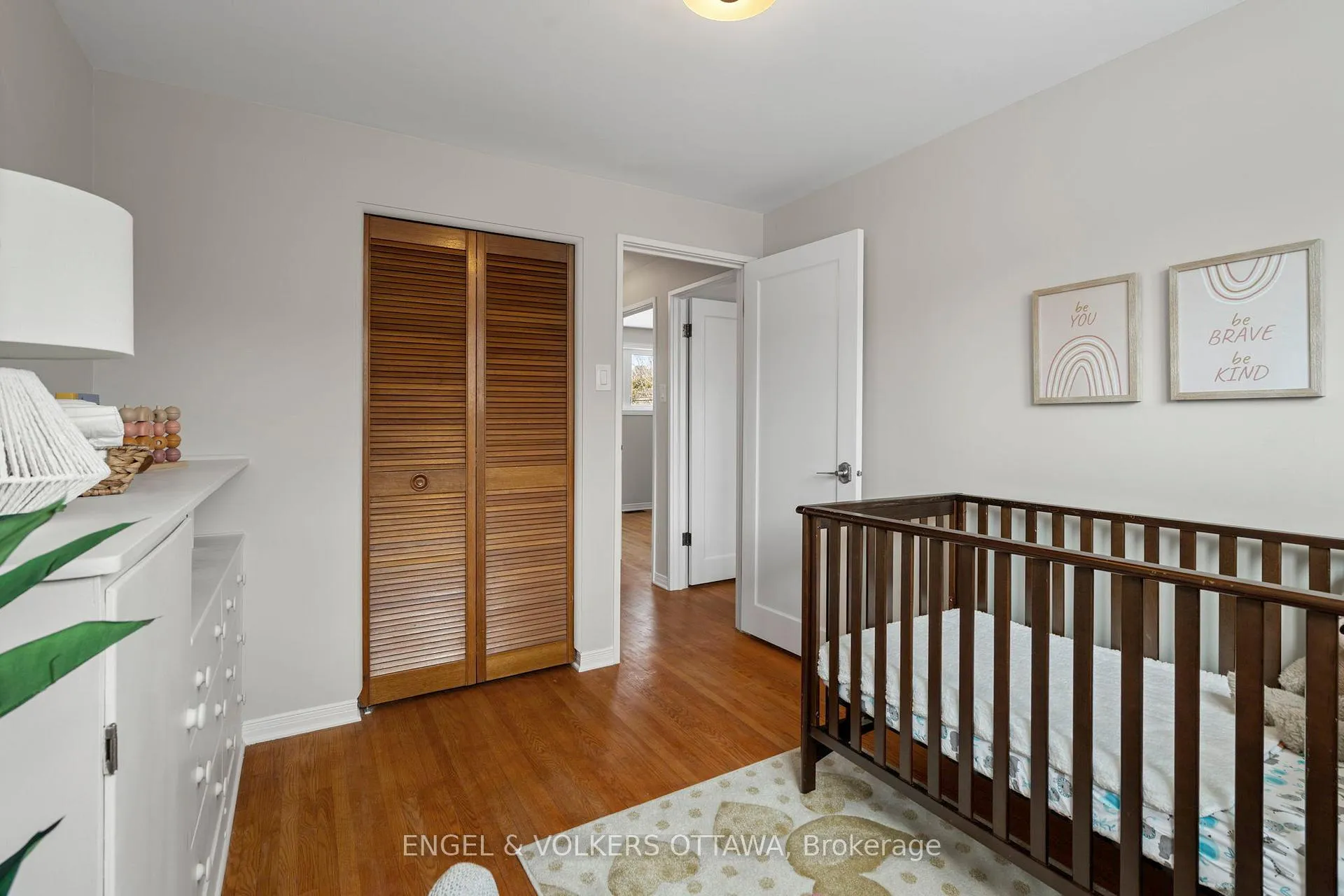 Photo 21 of 2125 Valley Drive, Ottawa, Elmvale Acres/Urbandale — HOMEH
