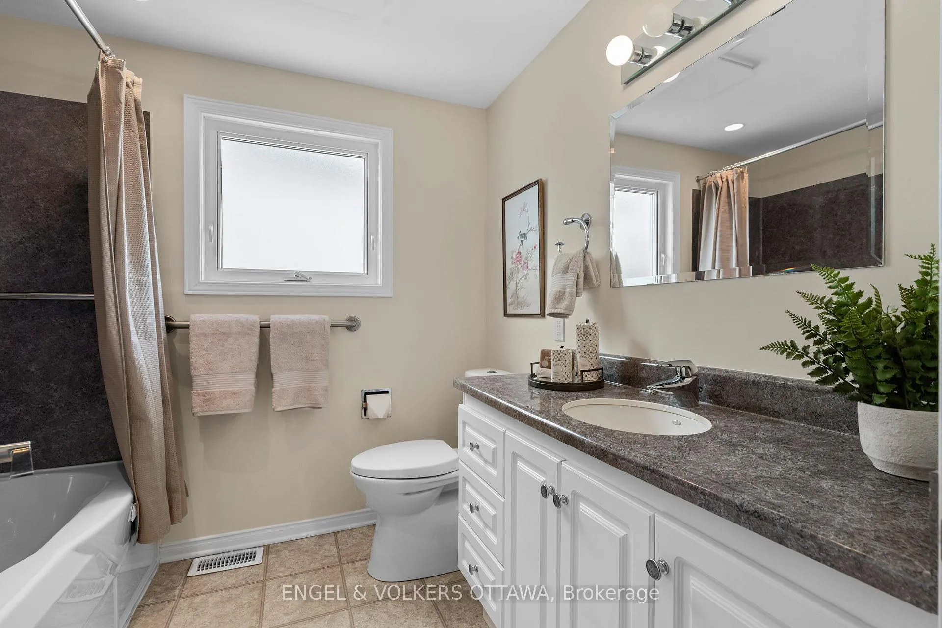 Photo 24 of 2125 Valley Drive, Ottawa, Elmvale Acres/Urbandale — HOMEH