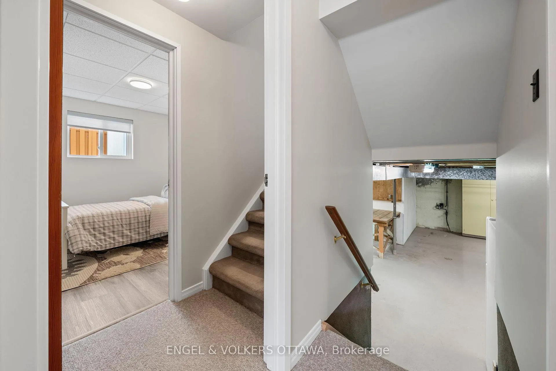 Photo 26 of 2125 Valley Drive, Ottawa, Elmvale Acres/Urbandale — HOMEH