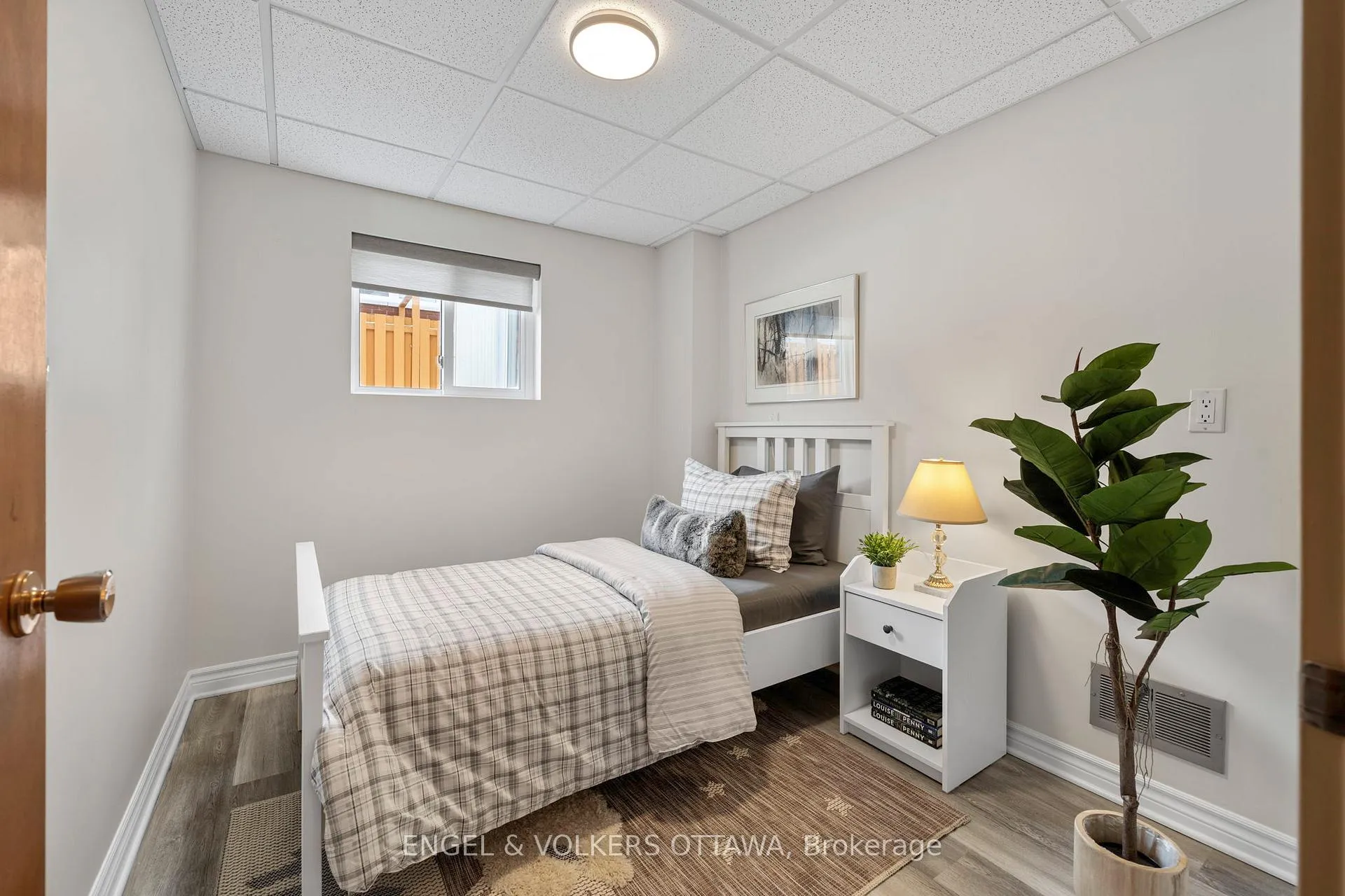Photo 27 of 2125 Valley Drive, Ottawa, Elmvale Acres/Urbandale — HOMEH