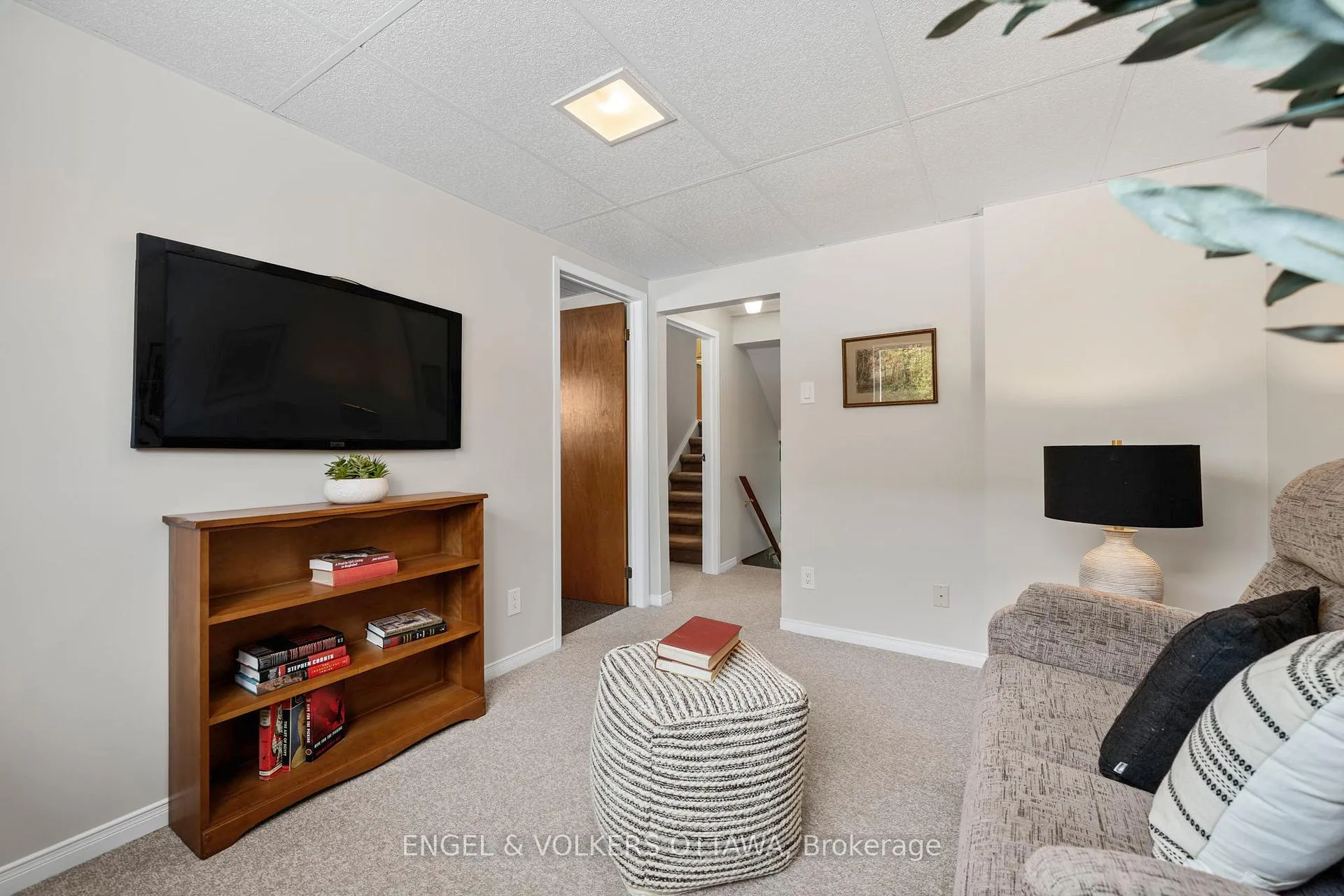 Photo 29 of 2125 Valley Drive, Ottawa, Elmvale Acres/Urbandale — HOMEH