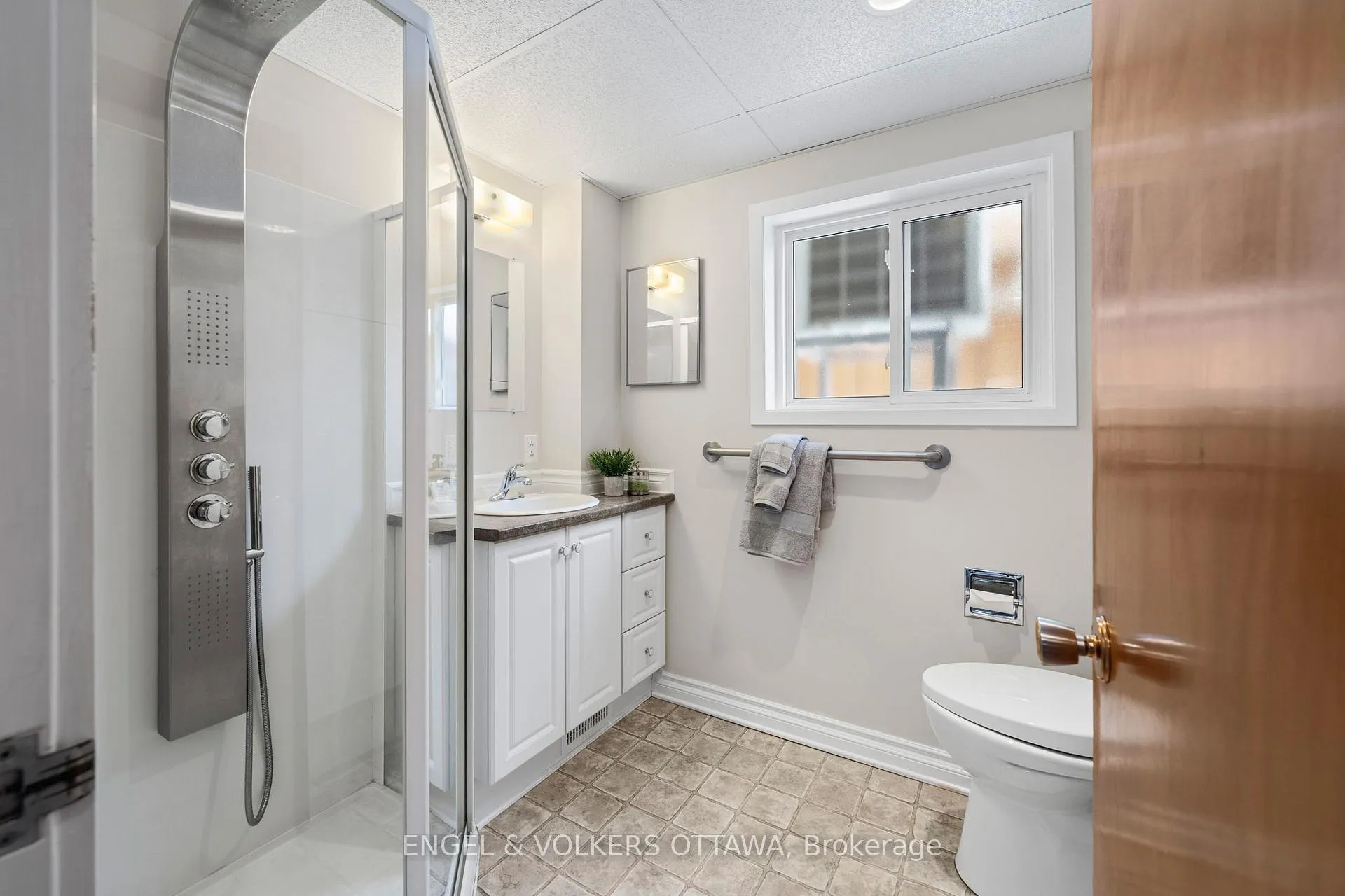 Photo 31 of 2125 Valley Drive, Ottawa, Elmvale Acres/Urbandale — HOMEH