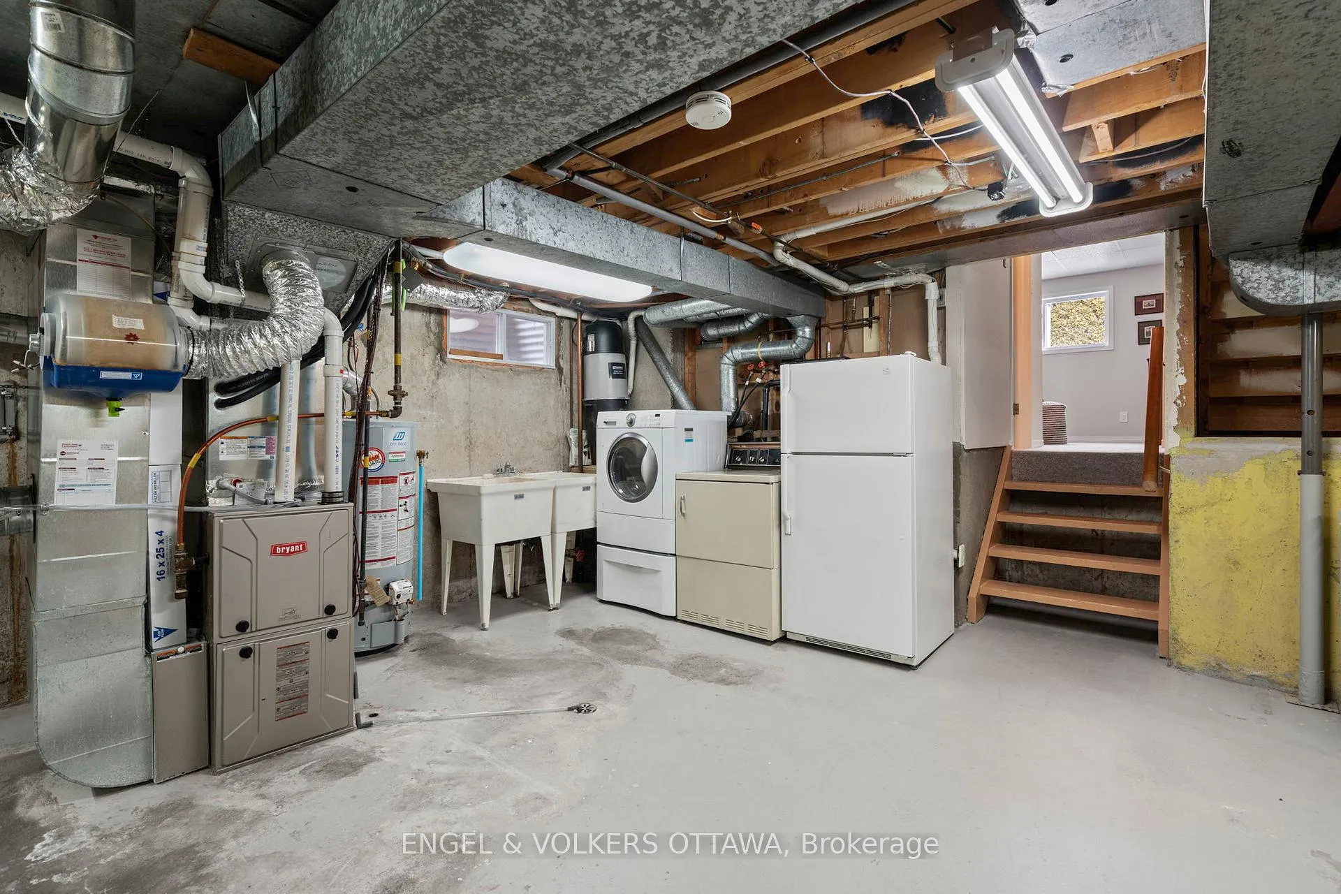 Photo 33 of 2125 Valley Drive, Ottawa, Elmvale Acres/Urbandale — HOMEH