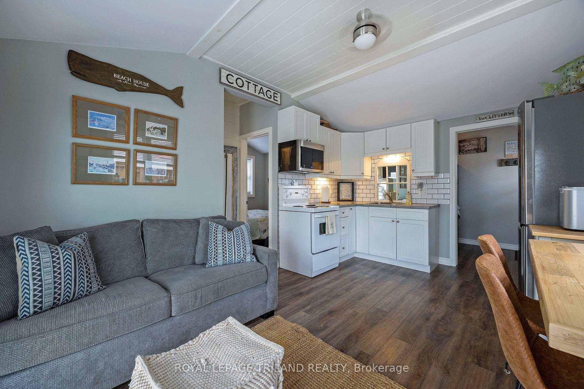 Photo 10 of Unit D, 440 West Edith Cavell Boulevard, Central Elgin, Rural Central Elgin — HOMEH