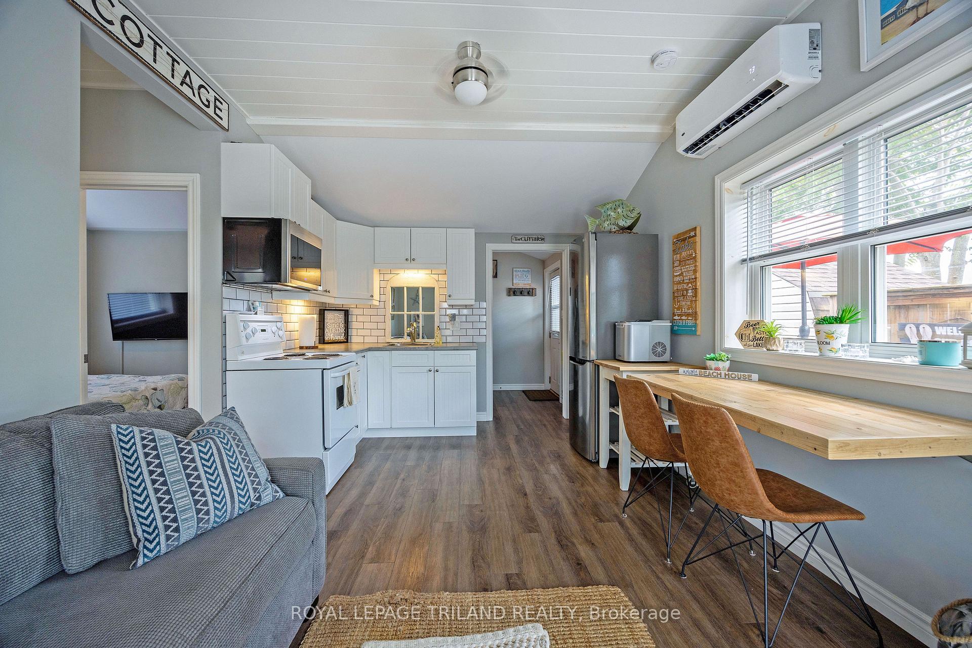 Photo 11 of Unit D, 440 West Edith Cavell Boulevard, Central Elgin, Rural Central Elgin — HOMEH