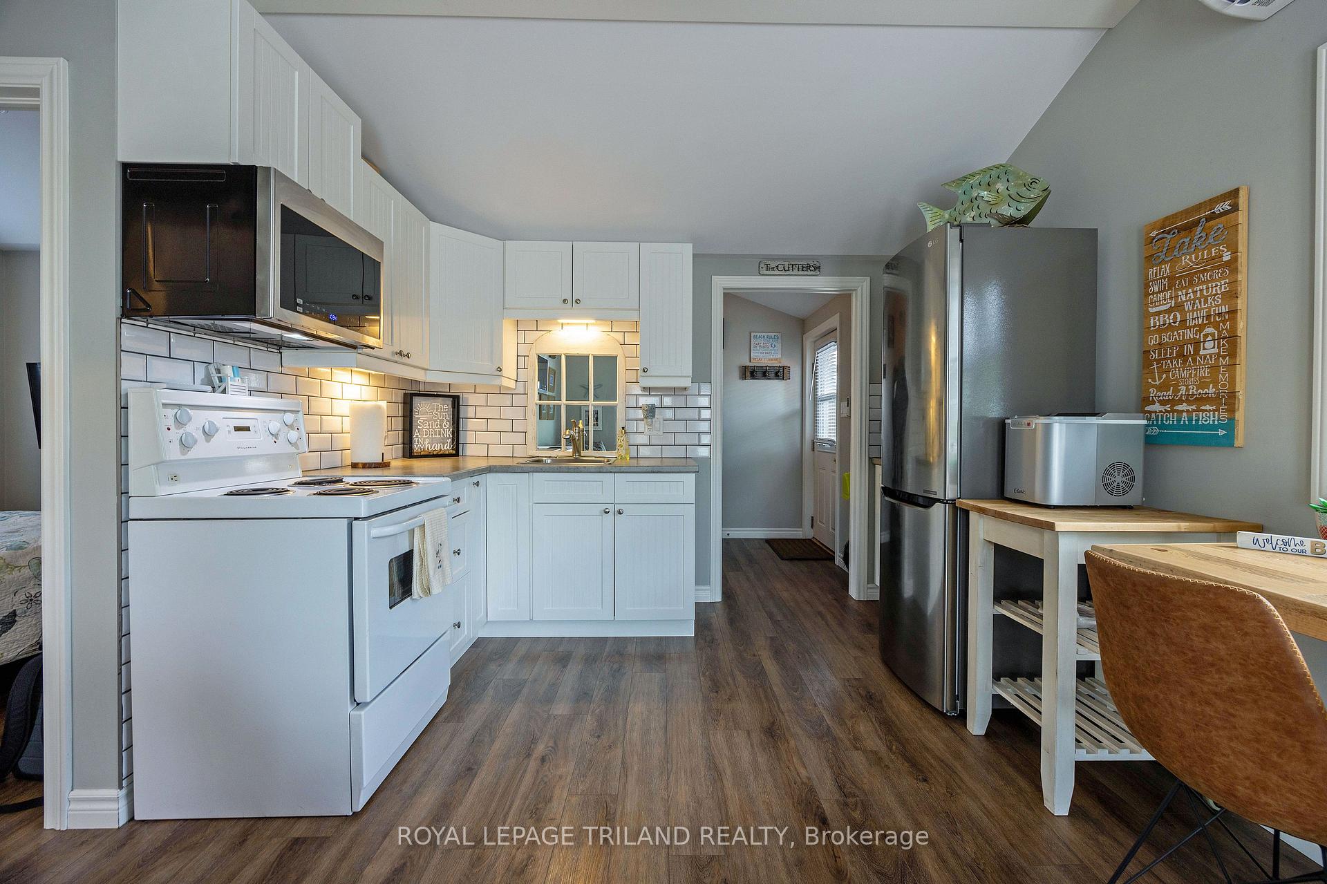 Photo 14 of Unit D, 440 West Edith Cavell Boulevard, Central Elgin, Rural Central Elgin — HOMEH