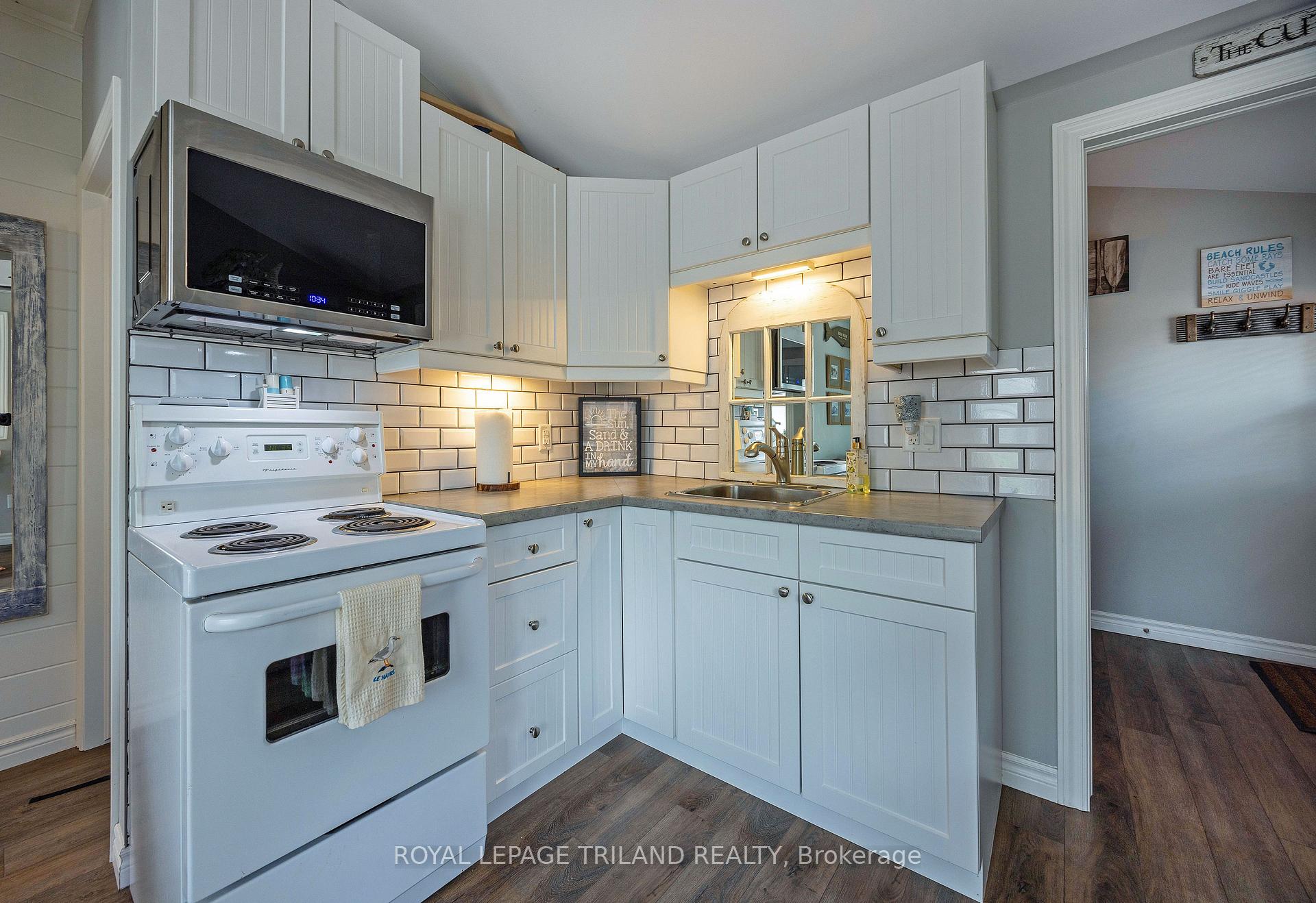 Photo 15 of Unit D, 440 West Edith Cavell Boulevard, Central Elgin, Rural Central Elgin — HOMEH