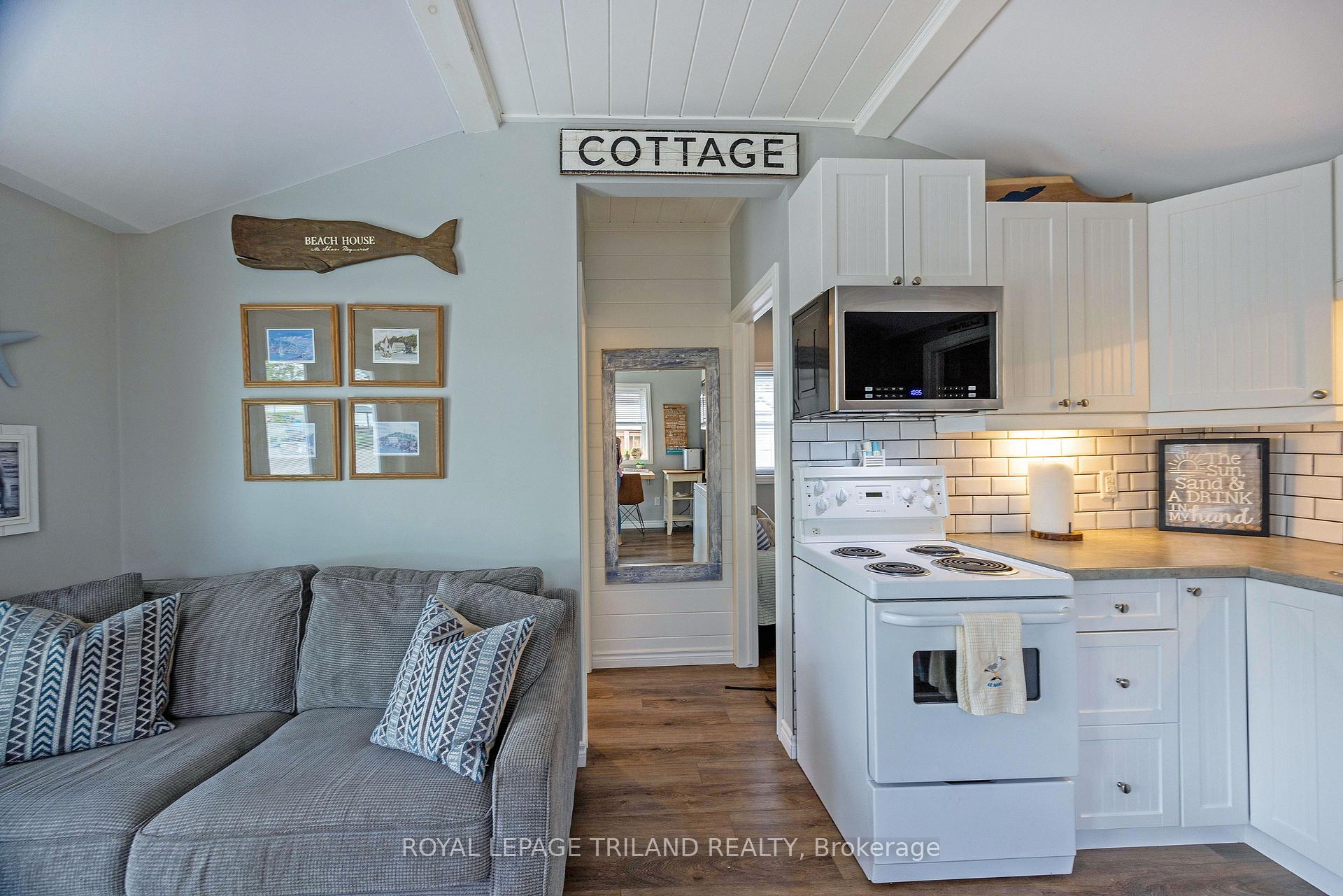 Photo 18 of Unit D, 440 West Edith Cavell Boulevard, Central Elgin, Rural Central Elgin — HOMEH
