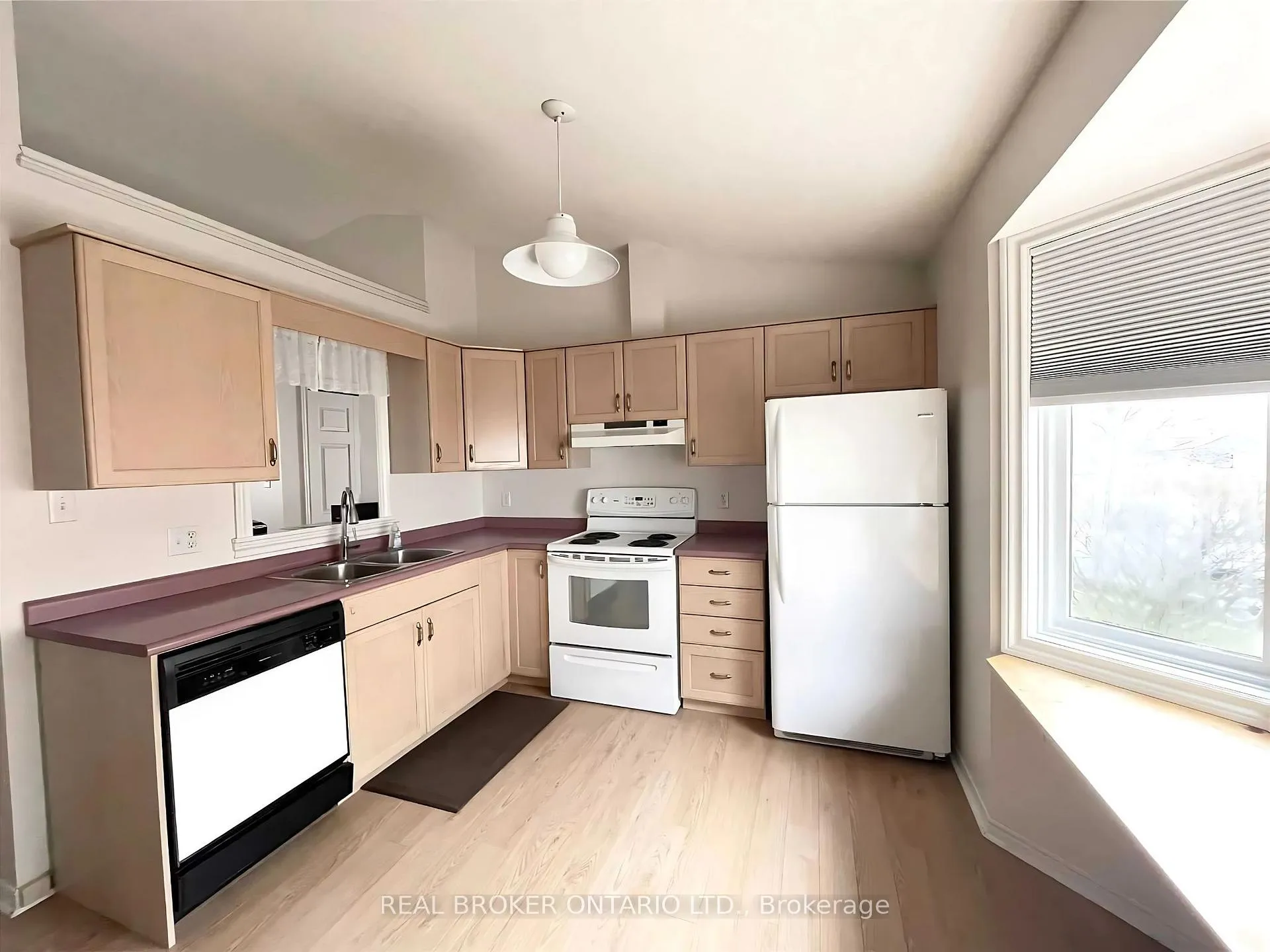 Photo 4 of 5999 Andrea Drive, Niagara Falls, West Wood — HOMEH