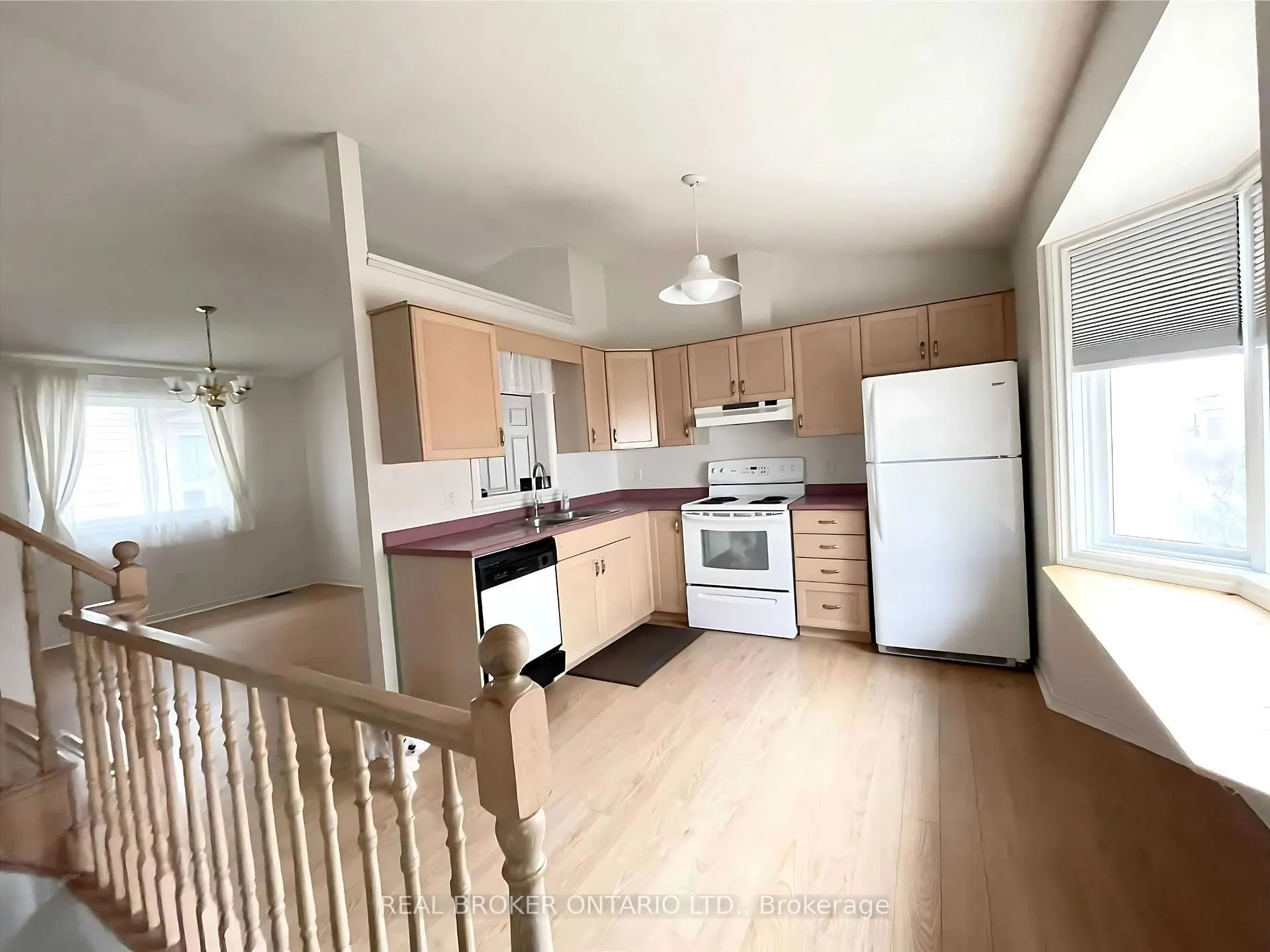 Photo 5 of 5999 Andrea Drive, Niagara Falls, West Wood — HOMEH