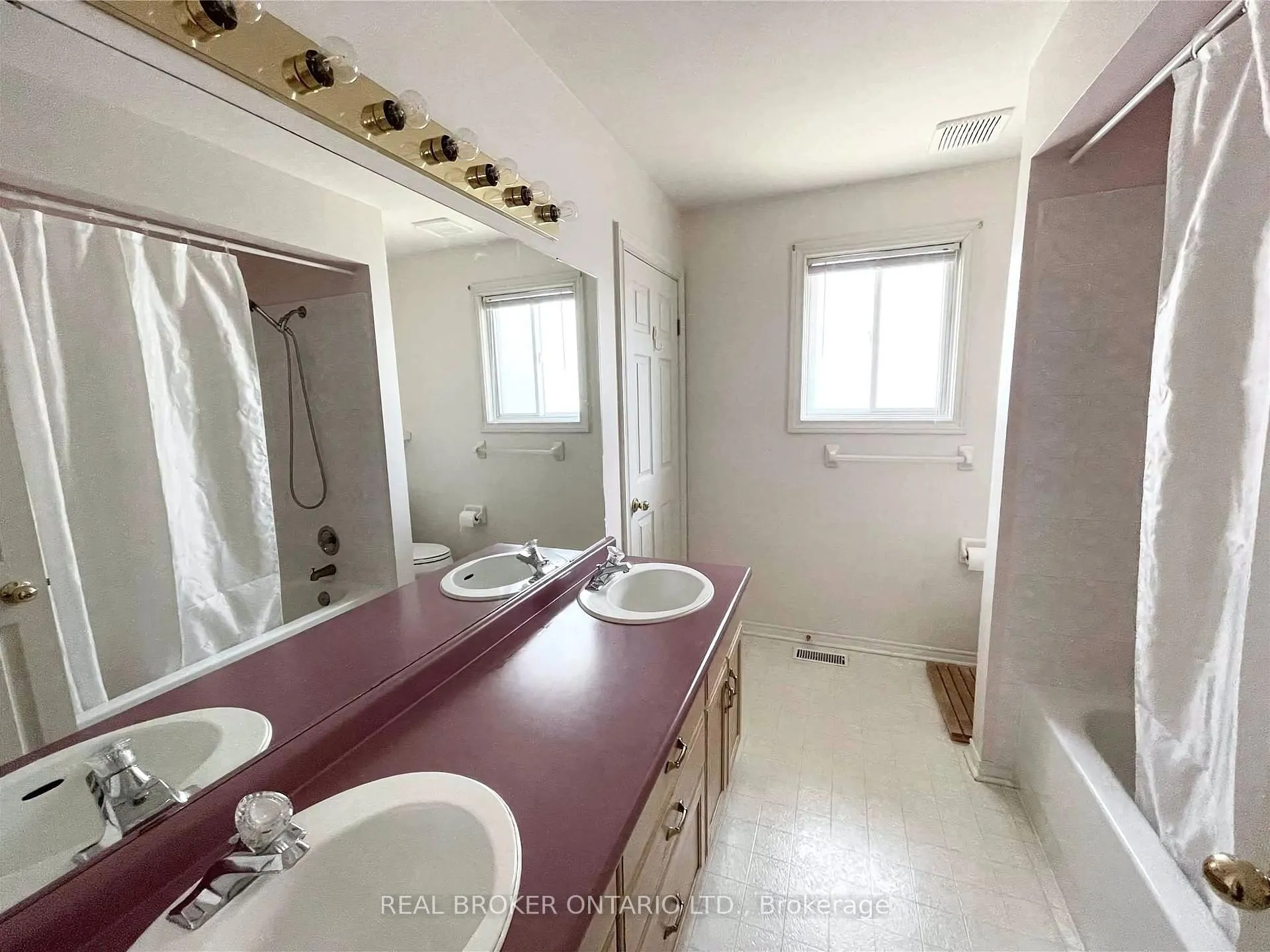 Photo 11 of 5999 Andrea Drive, Niagara Falls, West Wood — HOMEH
